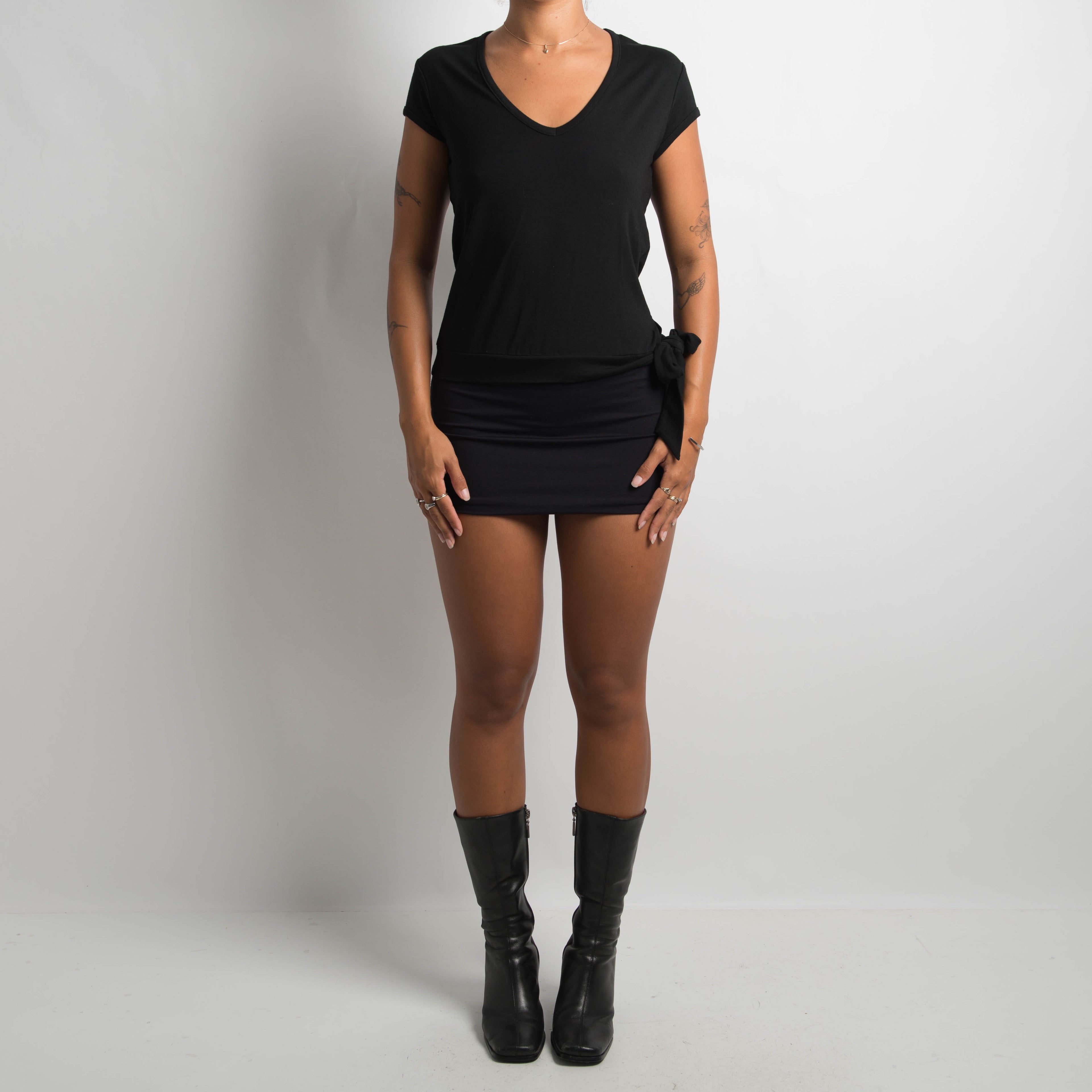 BLACK TIE SIDE TOP