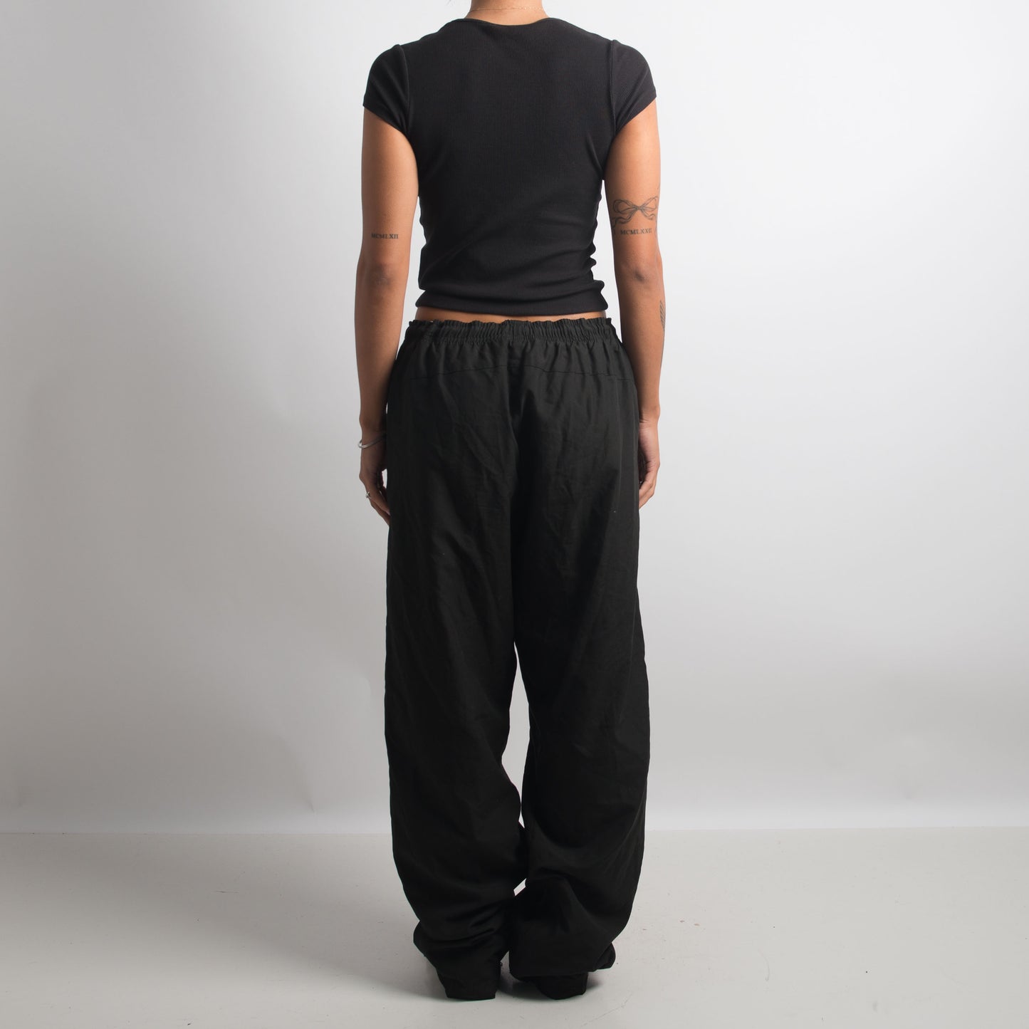 BLACK DIADORA TRACKPANTS