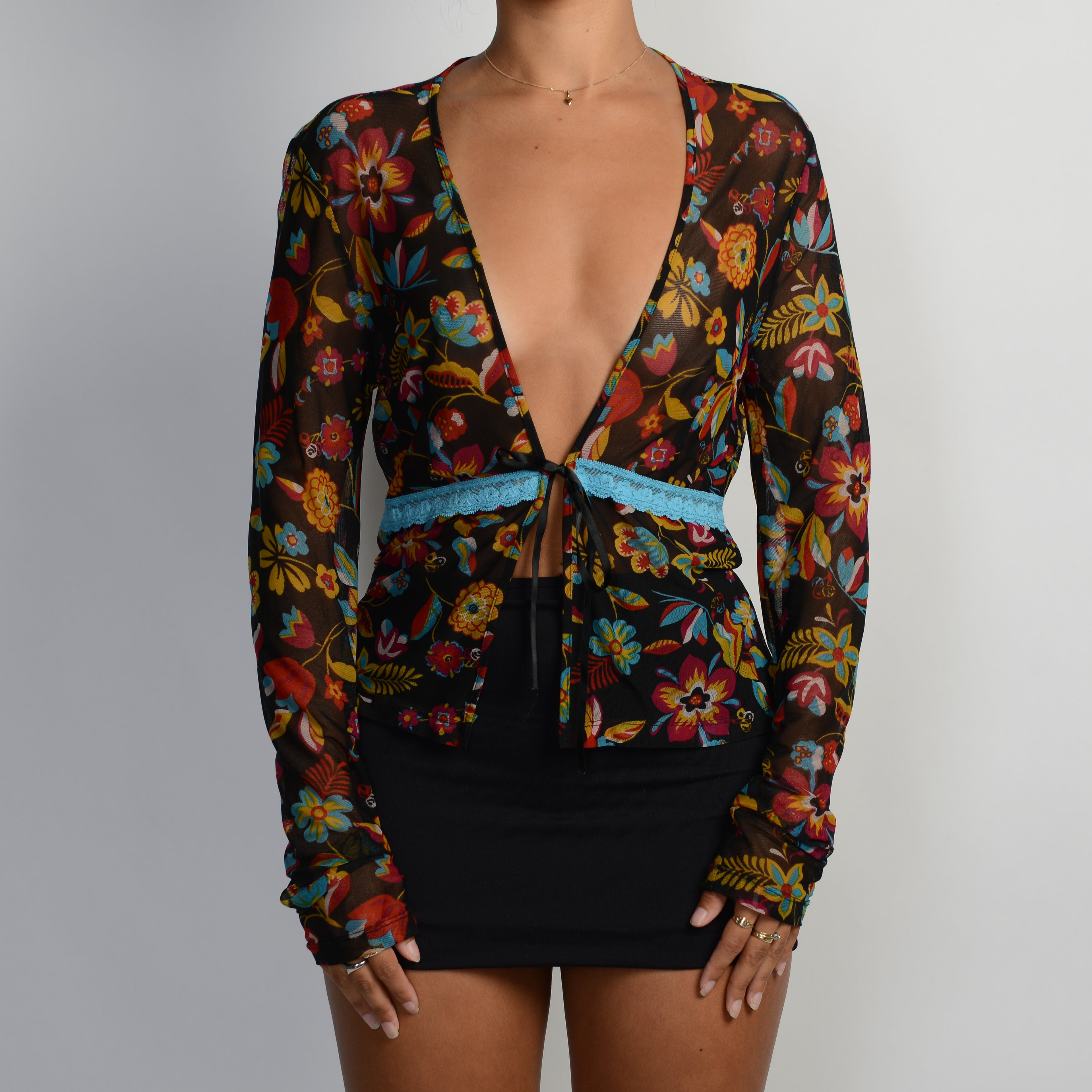FLORAL MESH TIE FRONT TOP