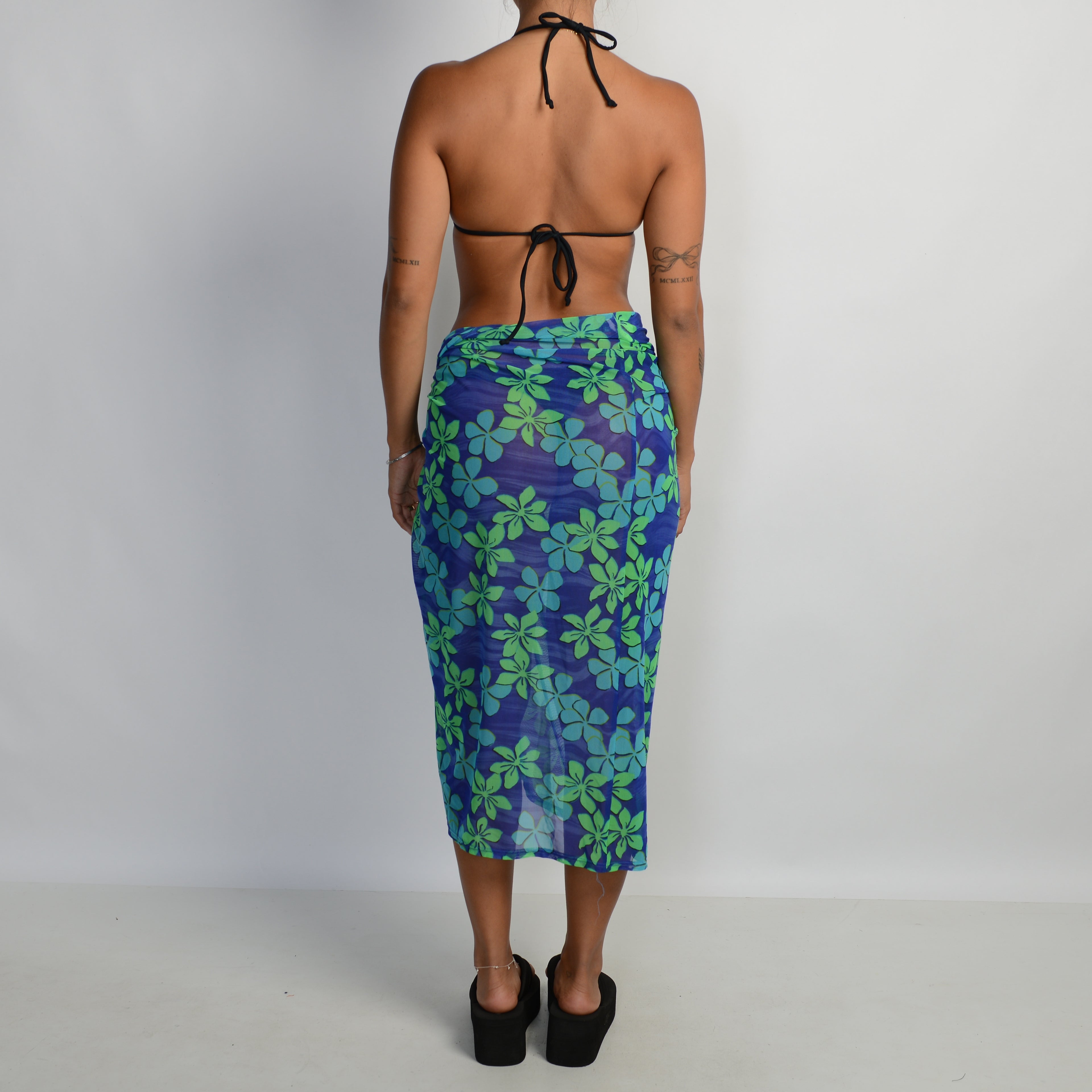 BLUE FLORAL MESH SARONG