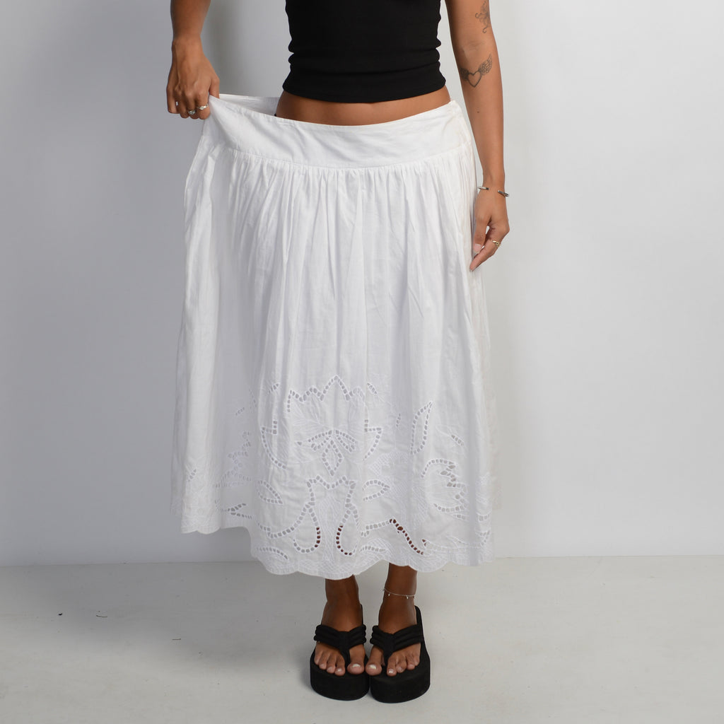 WHITE BRODERIE SKIRT