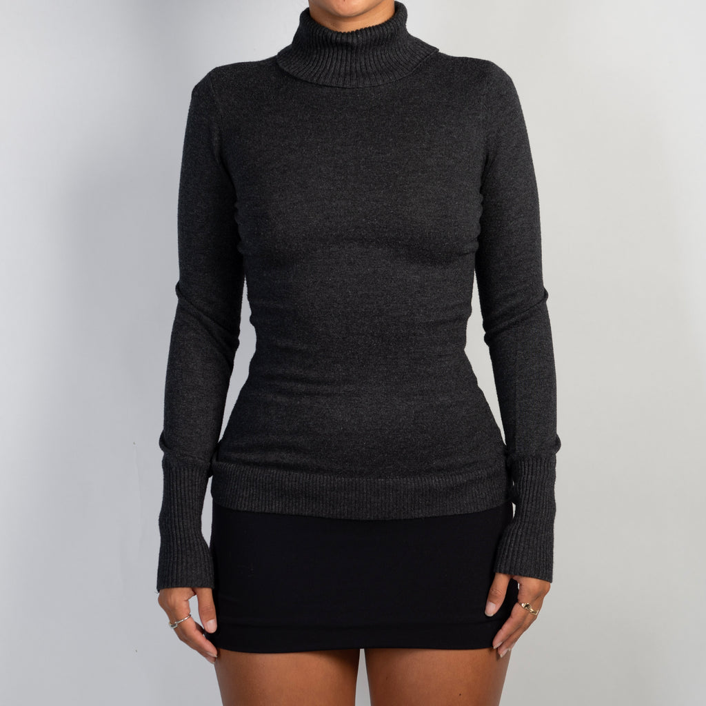 CHARCOAL TURTLENECK TOP