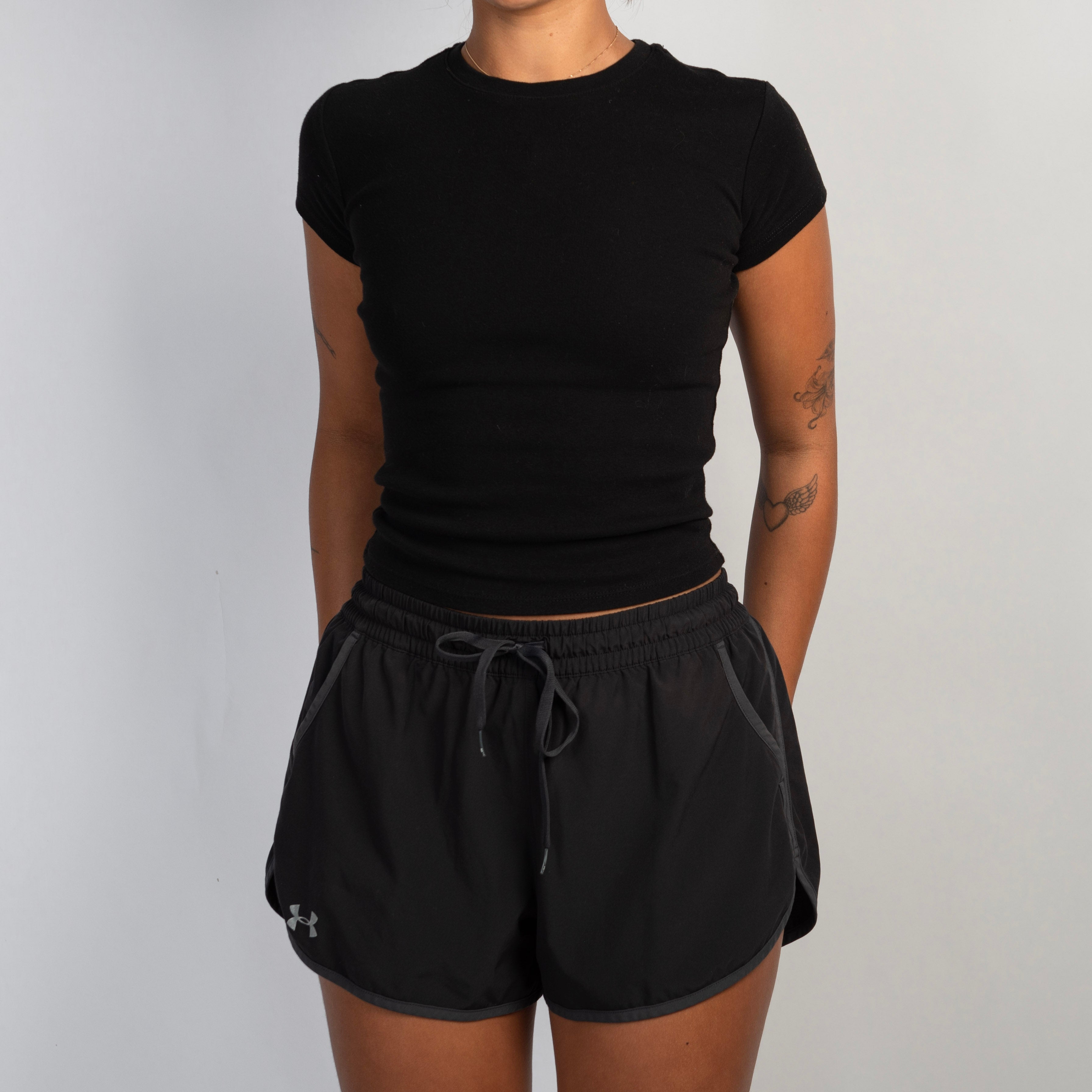 BLACK RUN SHORTS