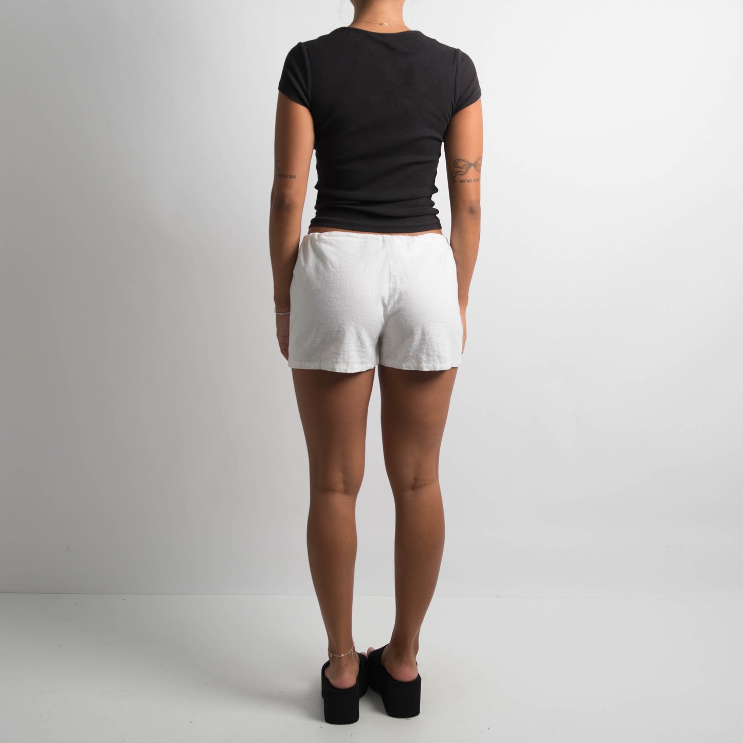 WHITE LINEN MINI SHORTS