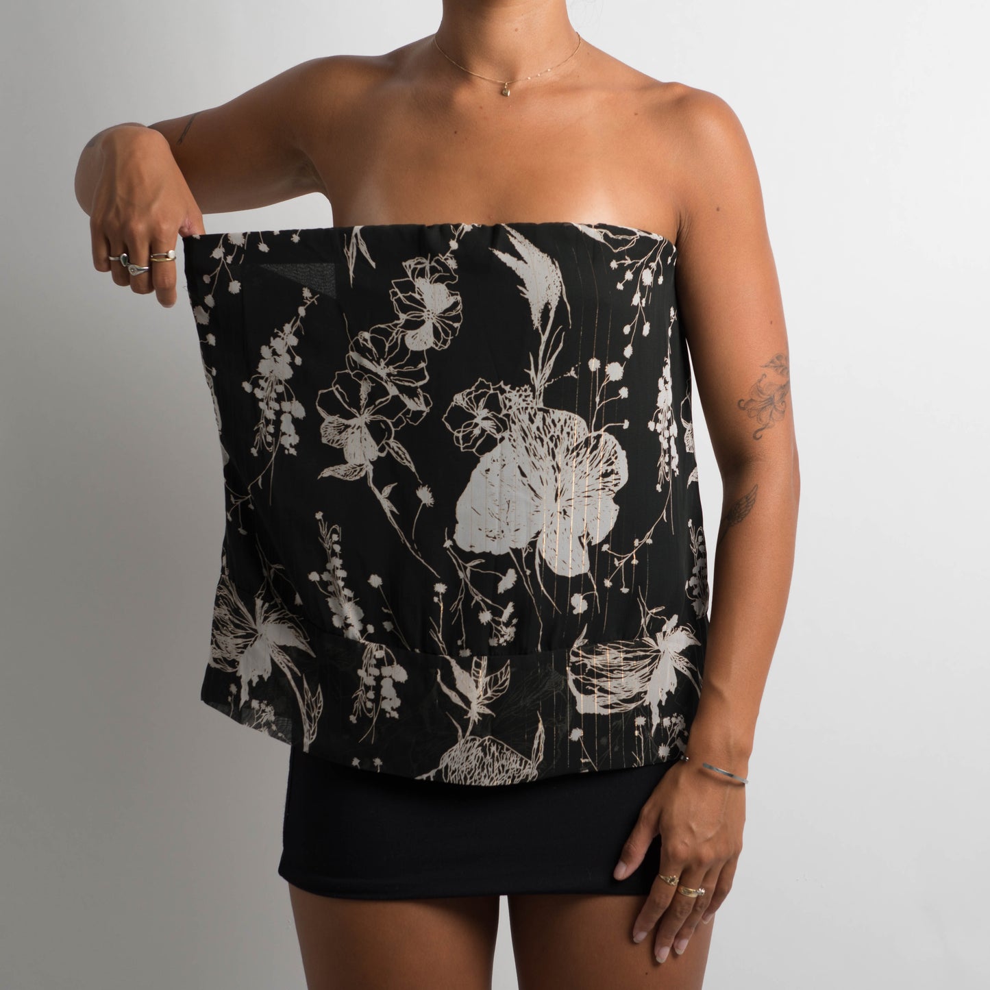 PATTERNED STRAPLESS TOP