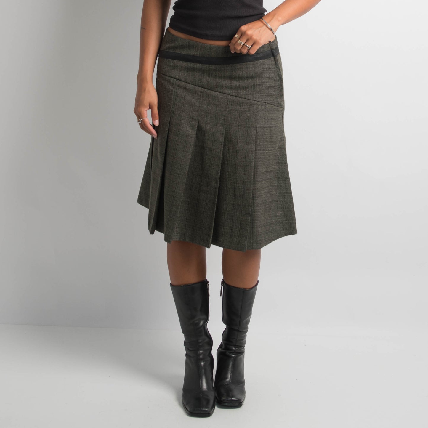 PLEATED MIDI SKIRT