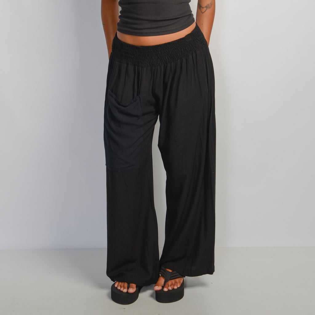BLACK RELAXED PANTS