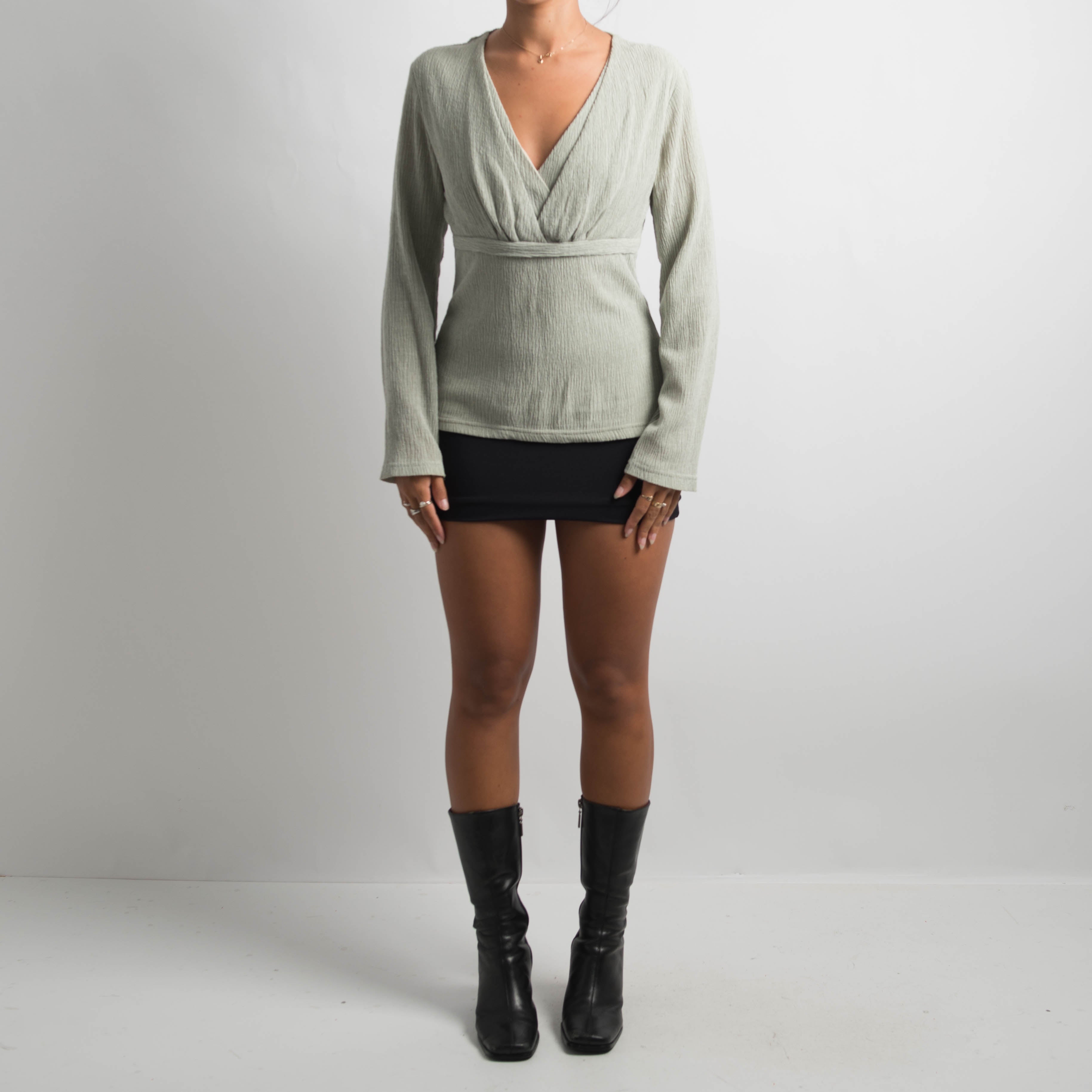 TEXTURED LONG SLEEVE TOP