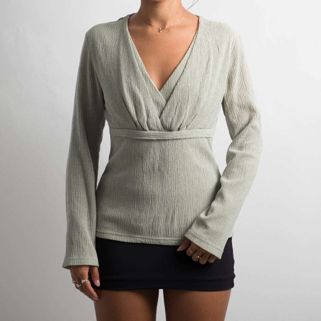 TEXTURED LONG SLEEVE TOP