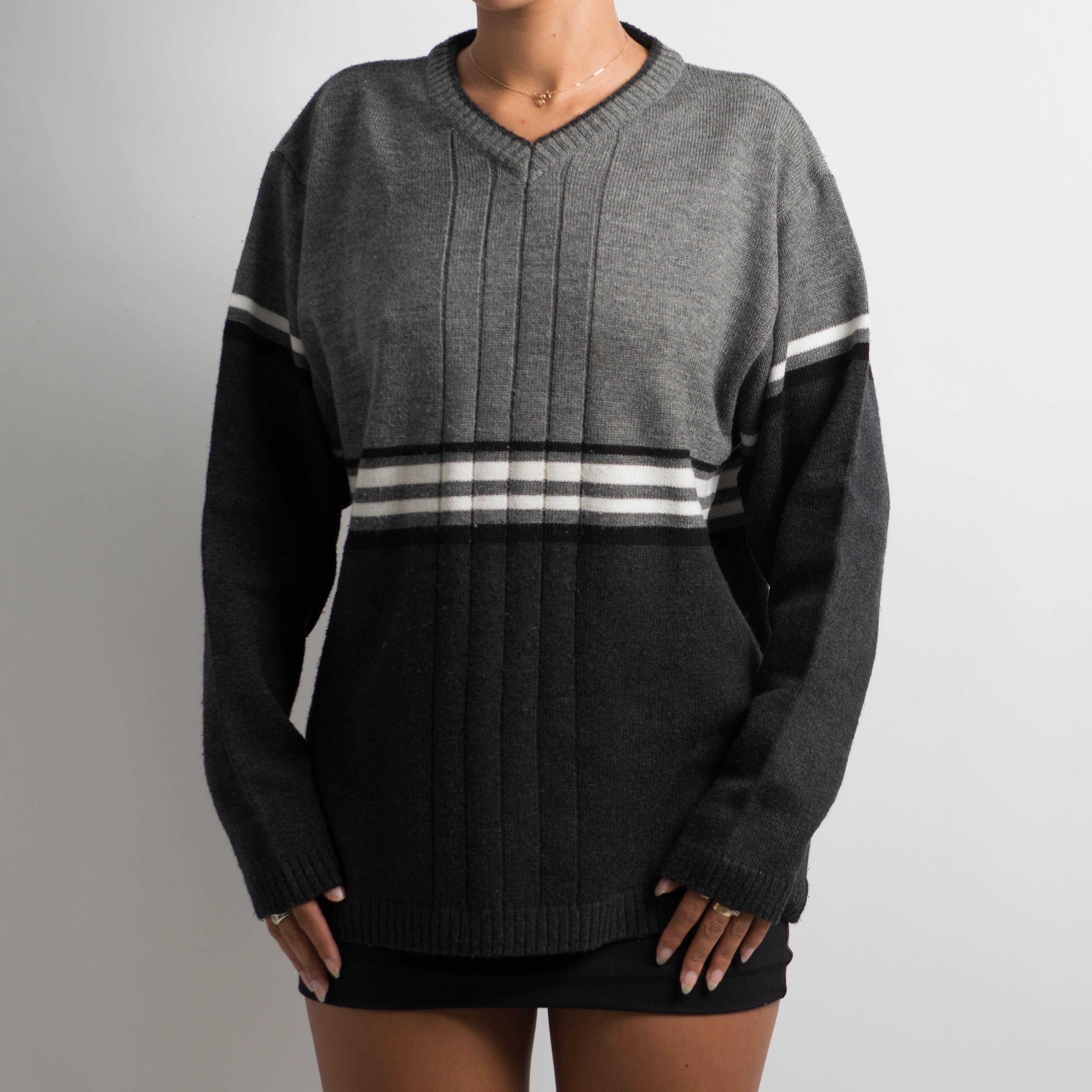 COLOURBLOCK KNIT SWEATER