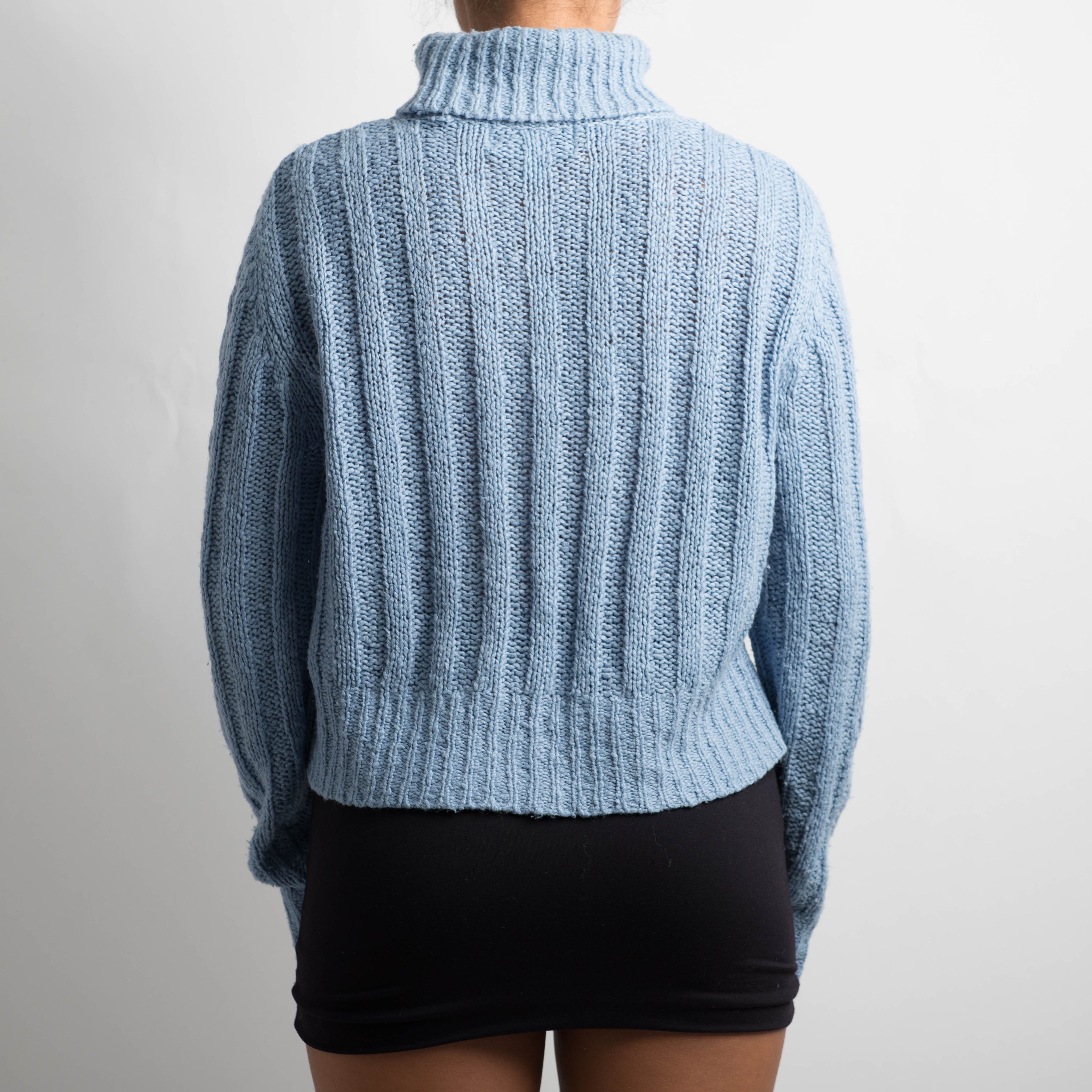 BLUE TURTLENECK SWEATER