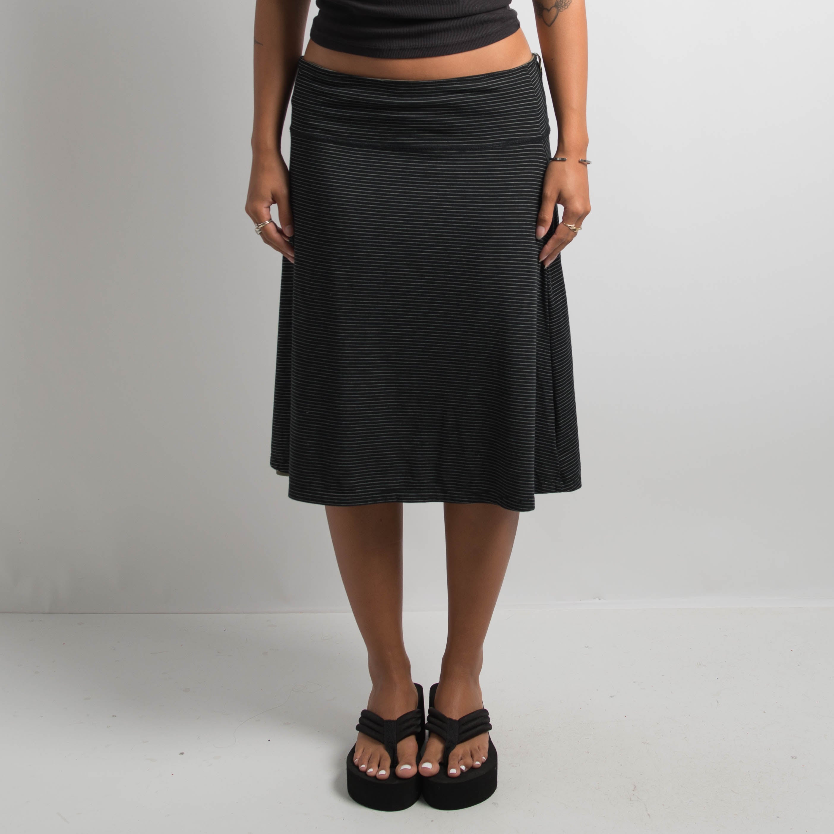 SOFT REVERSIBLE MIDI SKIRT