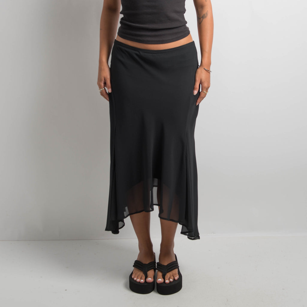 BLACK ASYMMETRIC SKIRT
