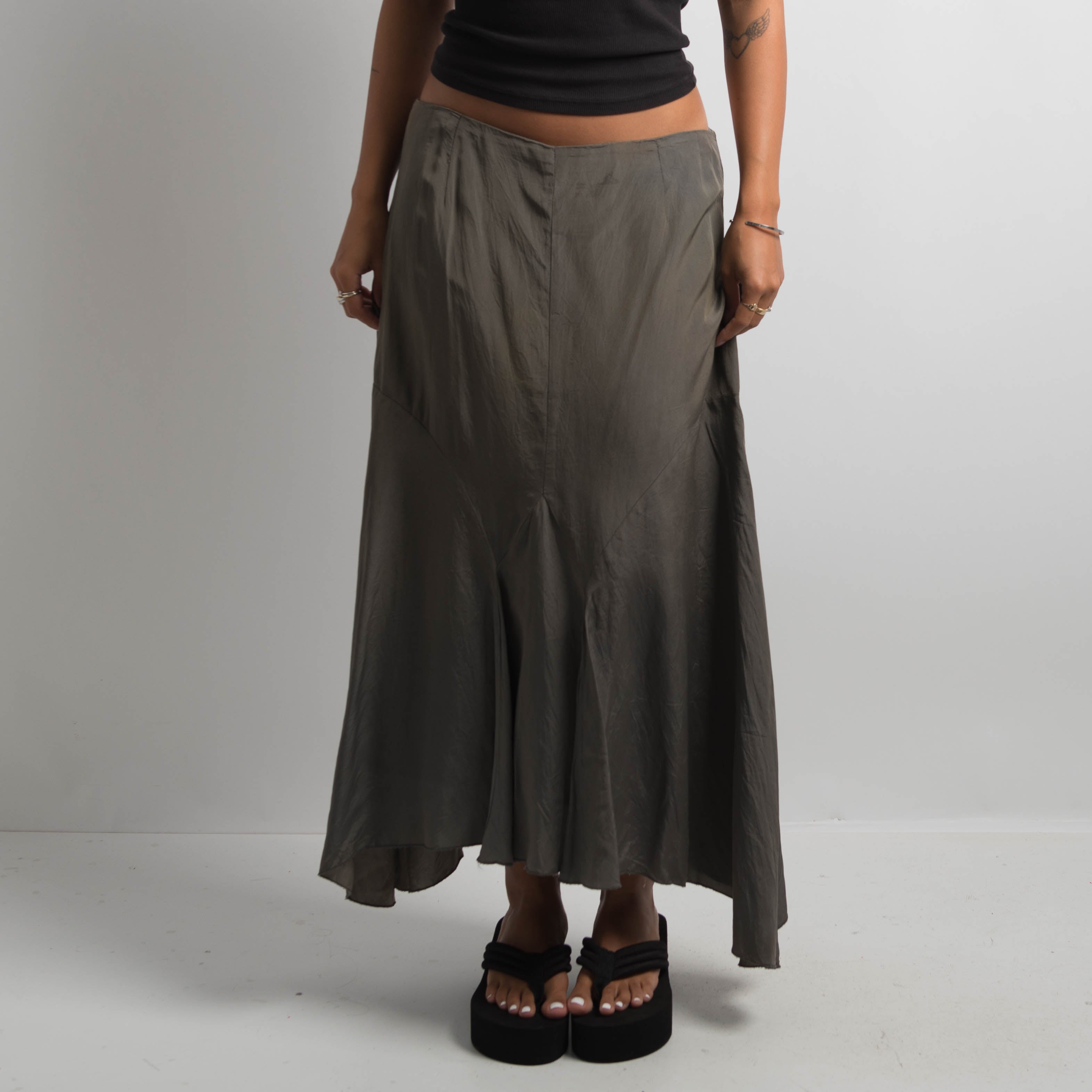 ASYMMETRIC LONGLINE SKIRT