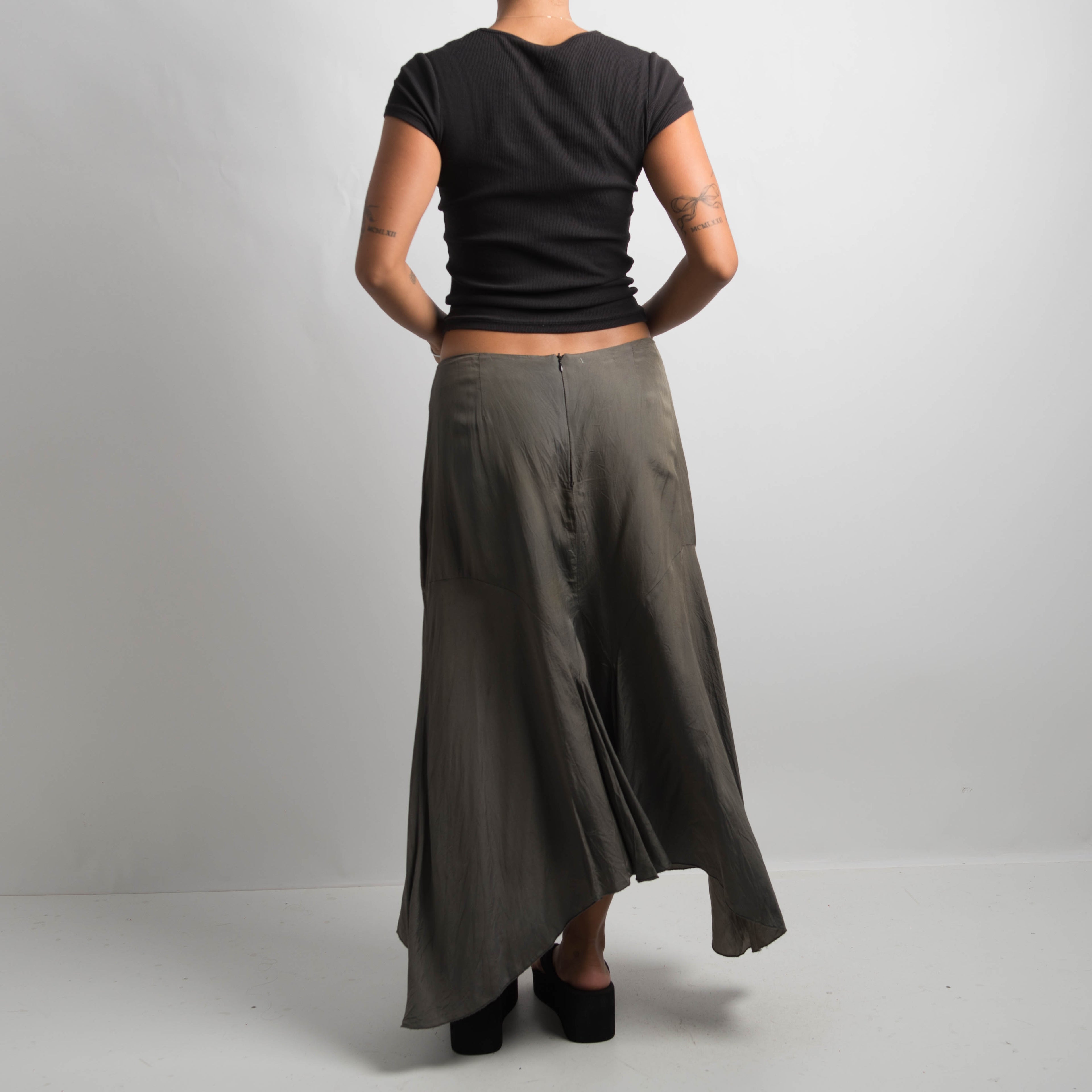 ASYMMETRIC LONGLINE SKIRT