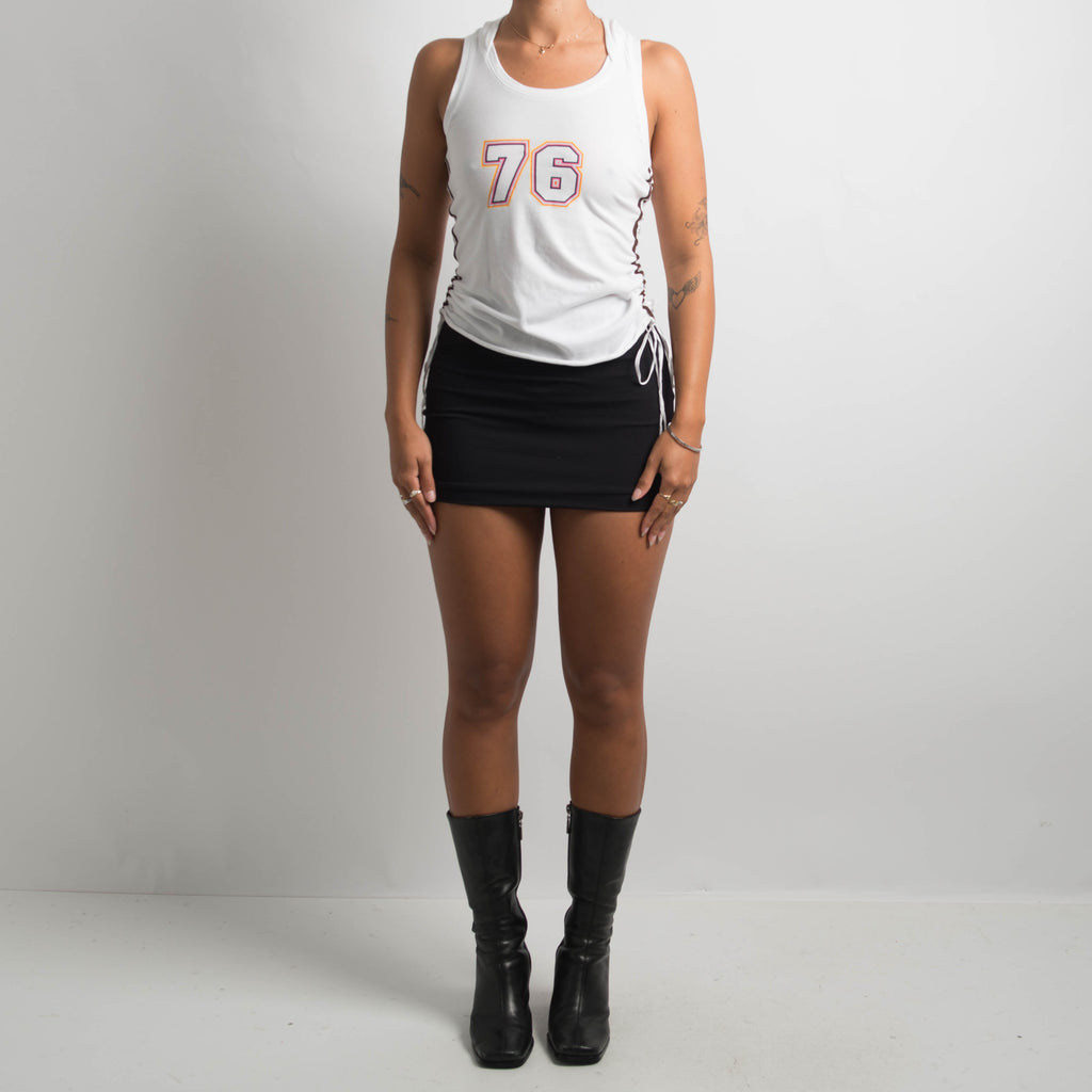 HOODED SLEEVELESS TOP