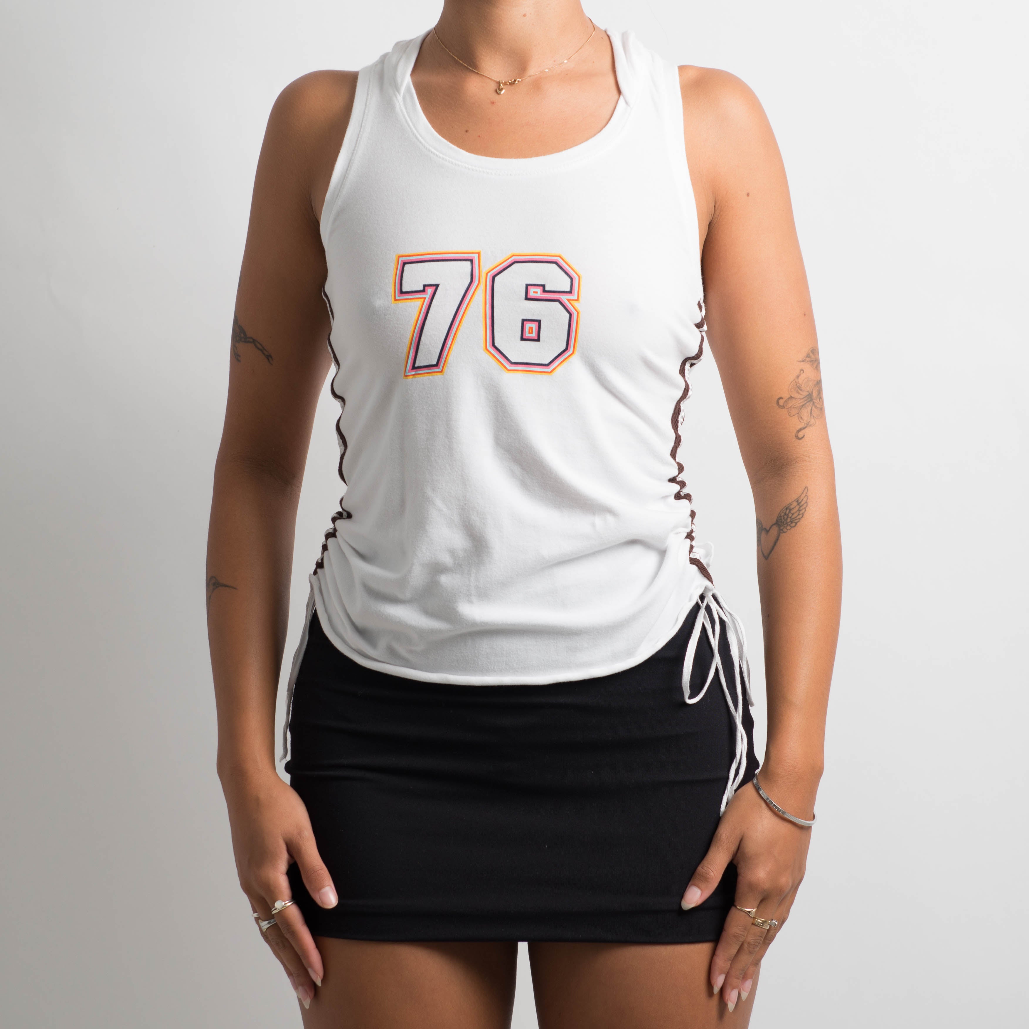 HOODED SLEEVELESS TOP