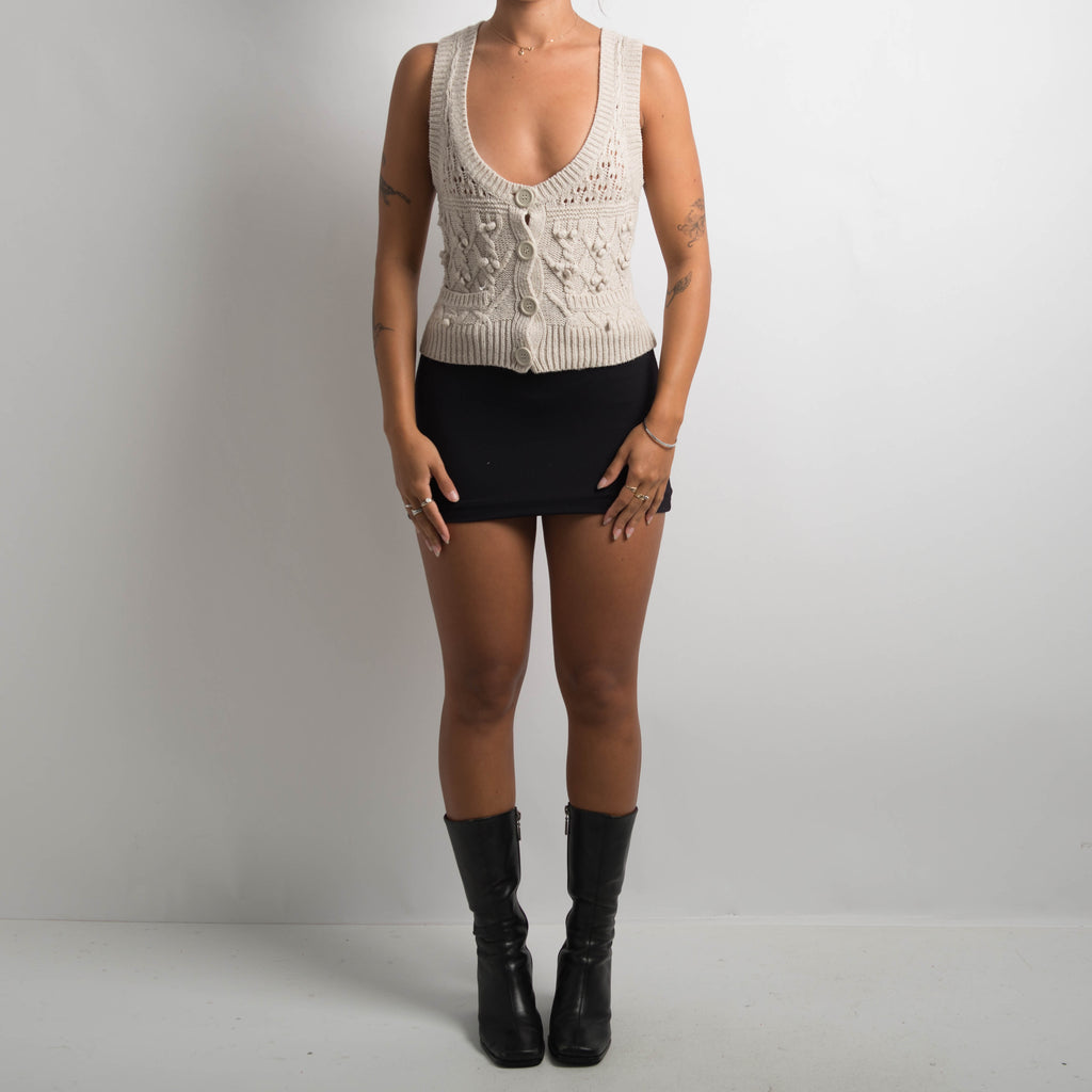 BEIGE BUTTON VEST
