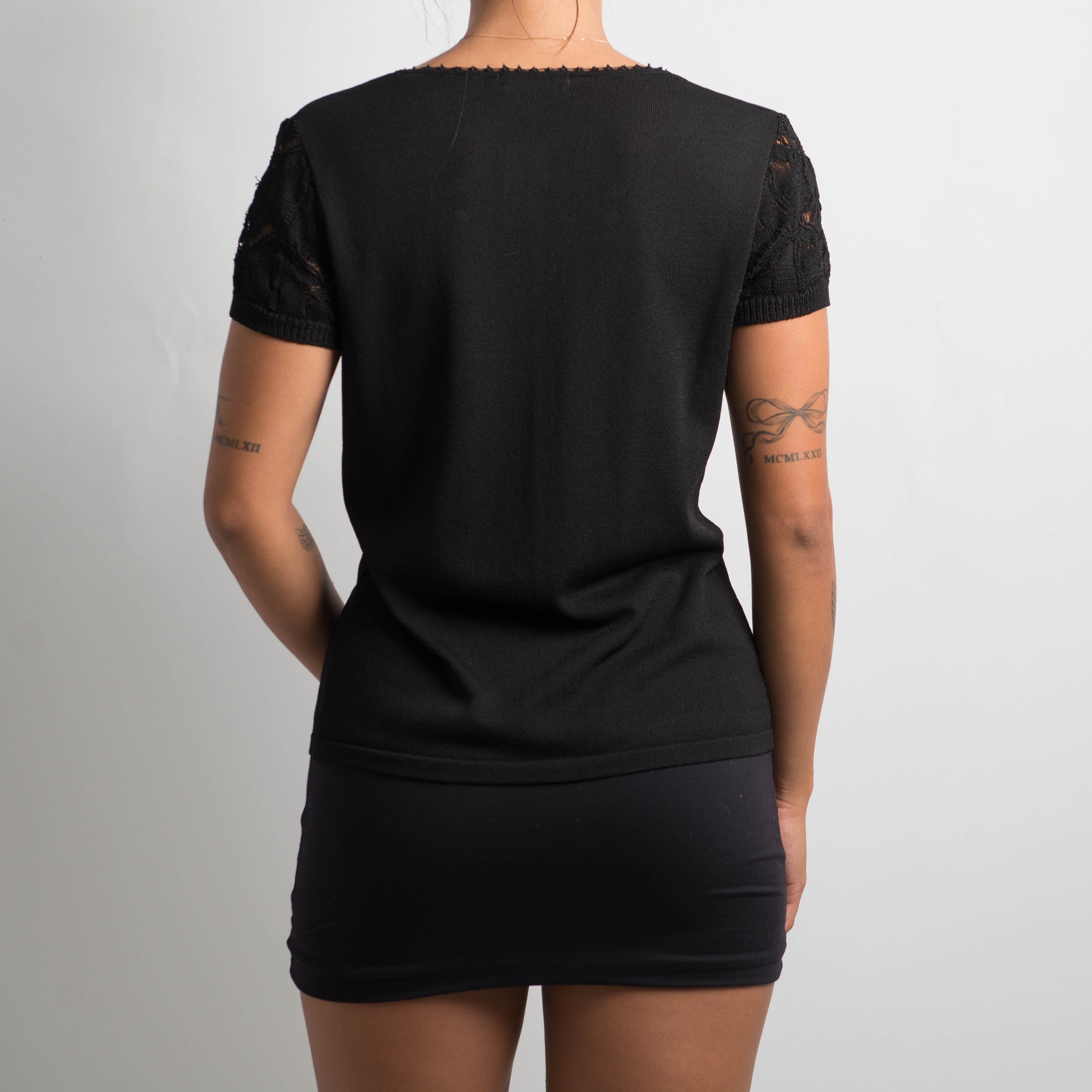 BLACK KNIT TOP