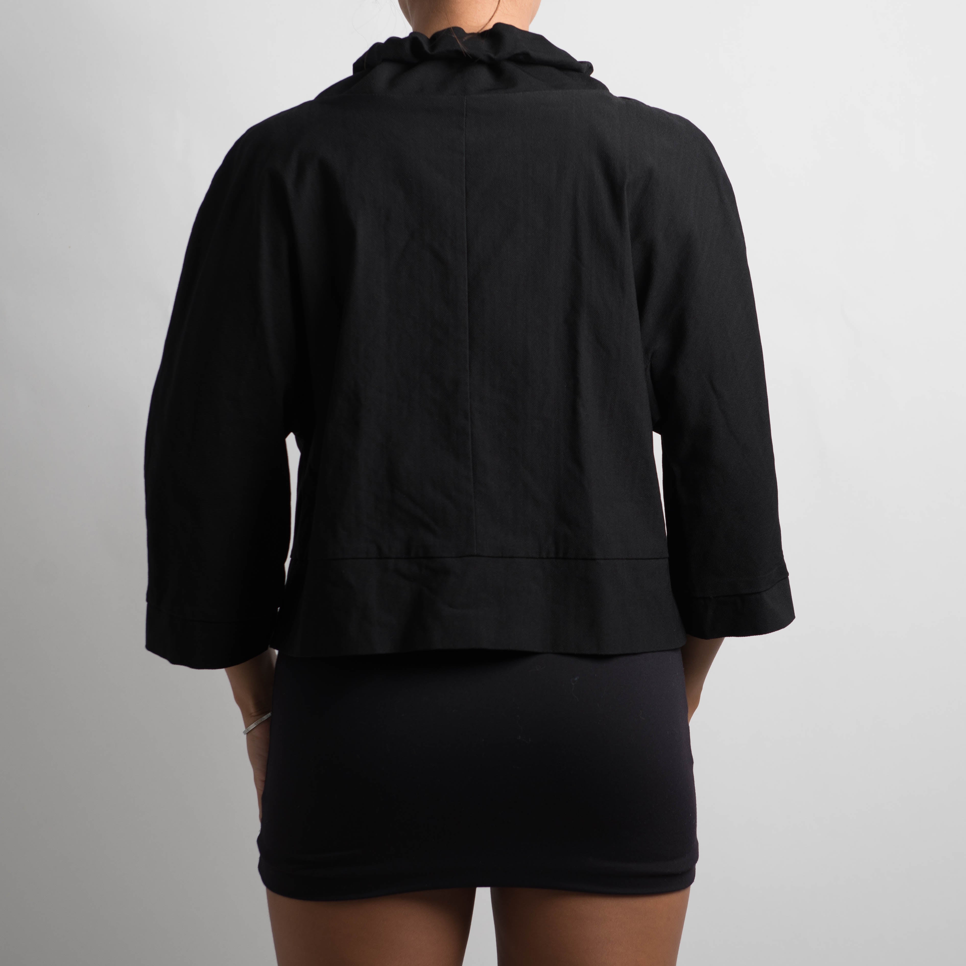 BLACK 3/4 SLEEVE JACKET