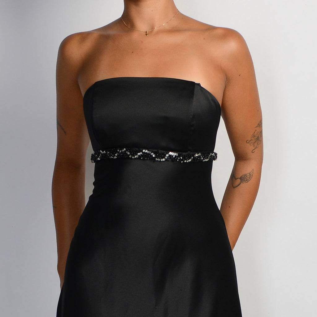STRAPLESS ASYMMETRIC GOWN