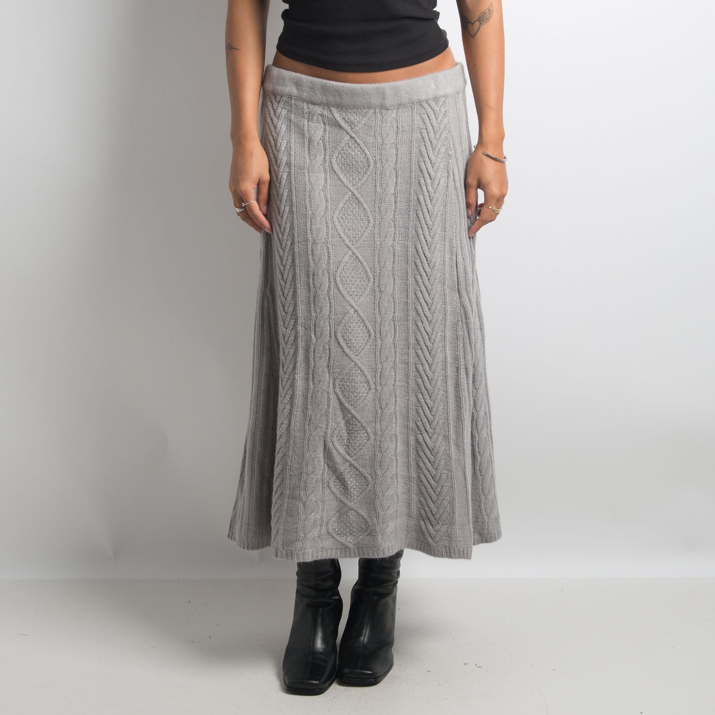 GREY KNIT MIDI SKIRT