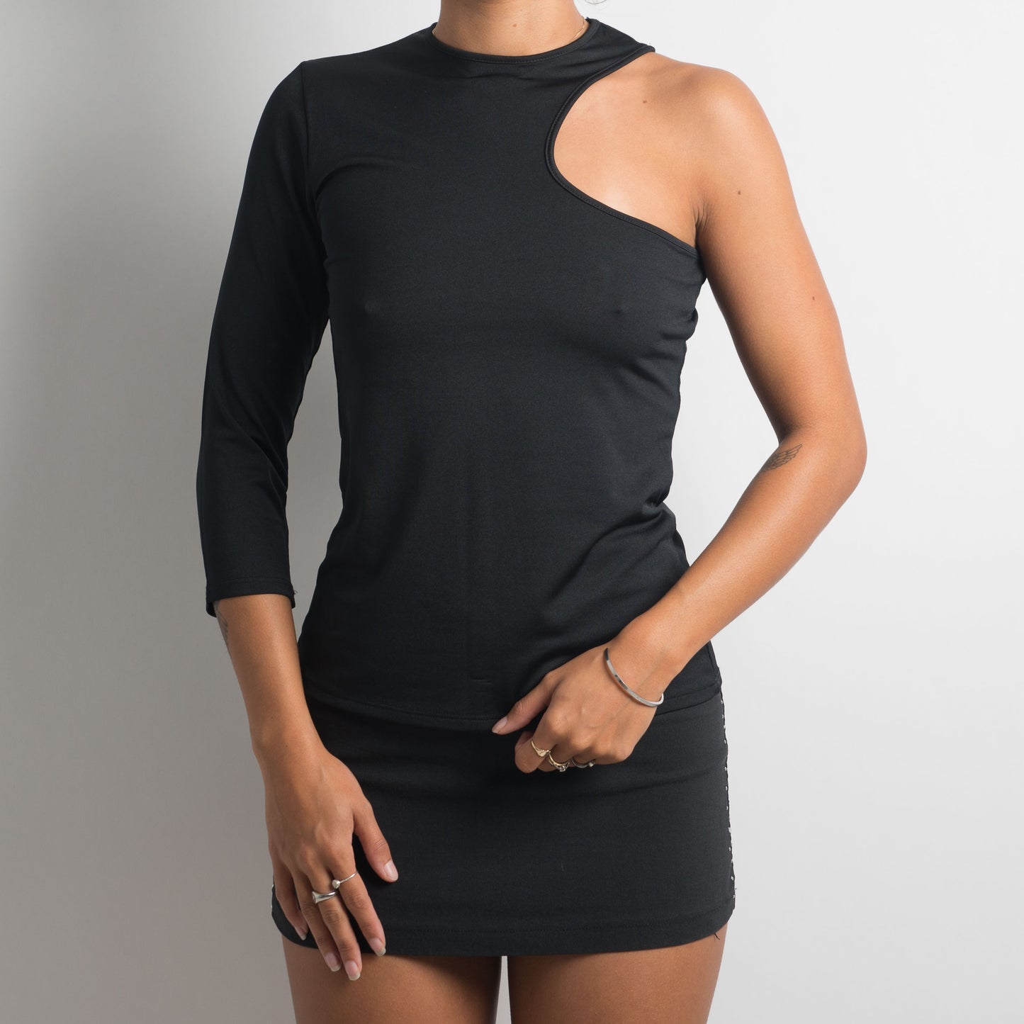 BLACK CUT OUT ONE SLEEVE TOP