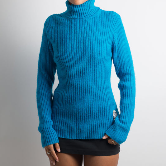 BRIGHT BLUE RIBBED KNIT