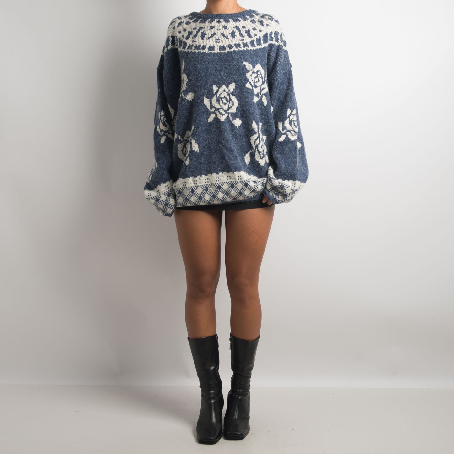 BLUE FLORAL KNIT SWEATER