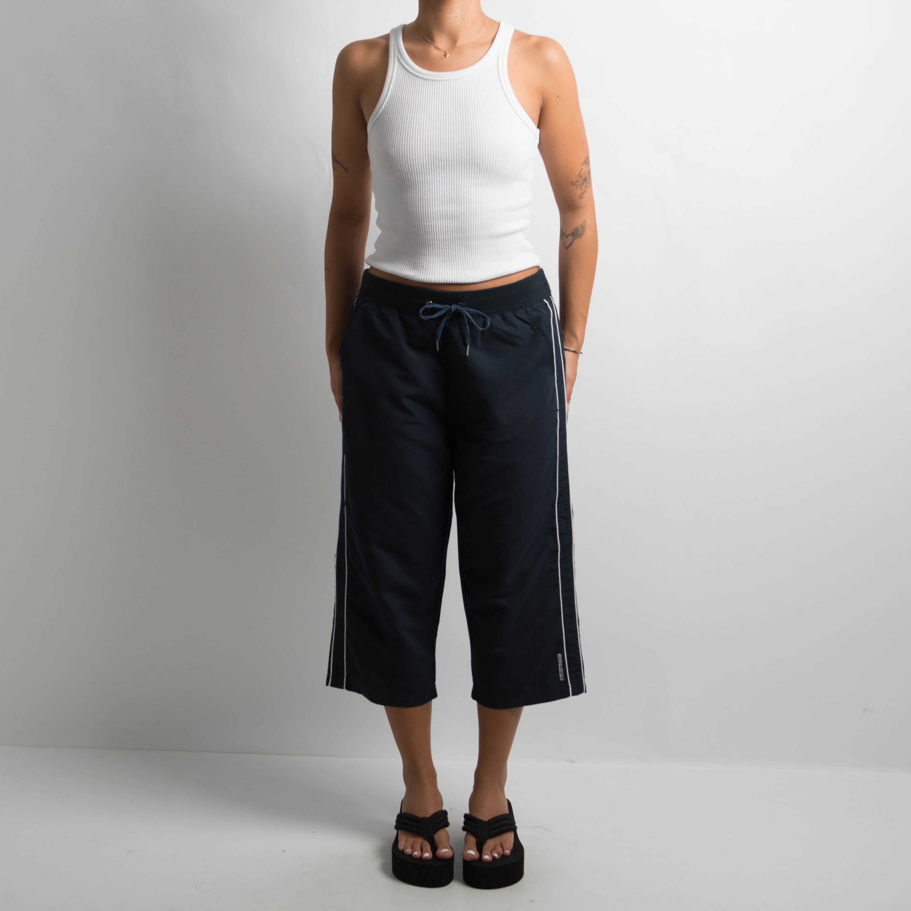 NAVY CROP PANTS