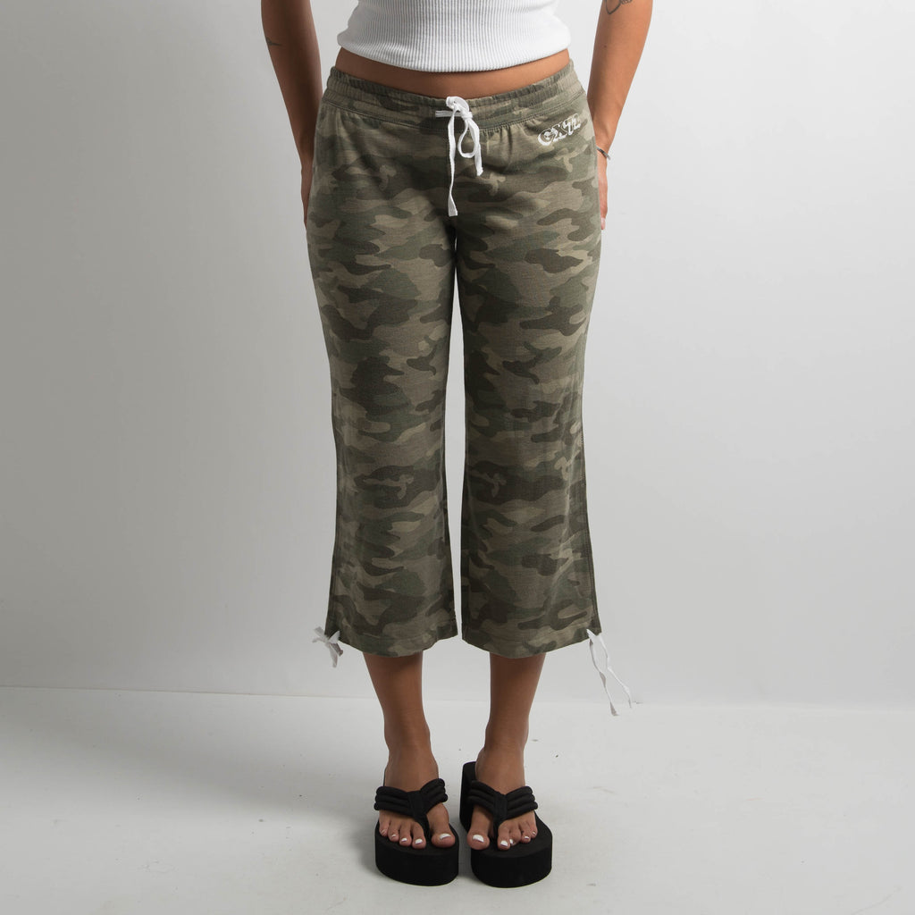 CAMOUFLAGE CROP PANTS