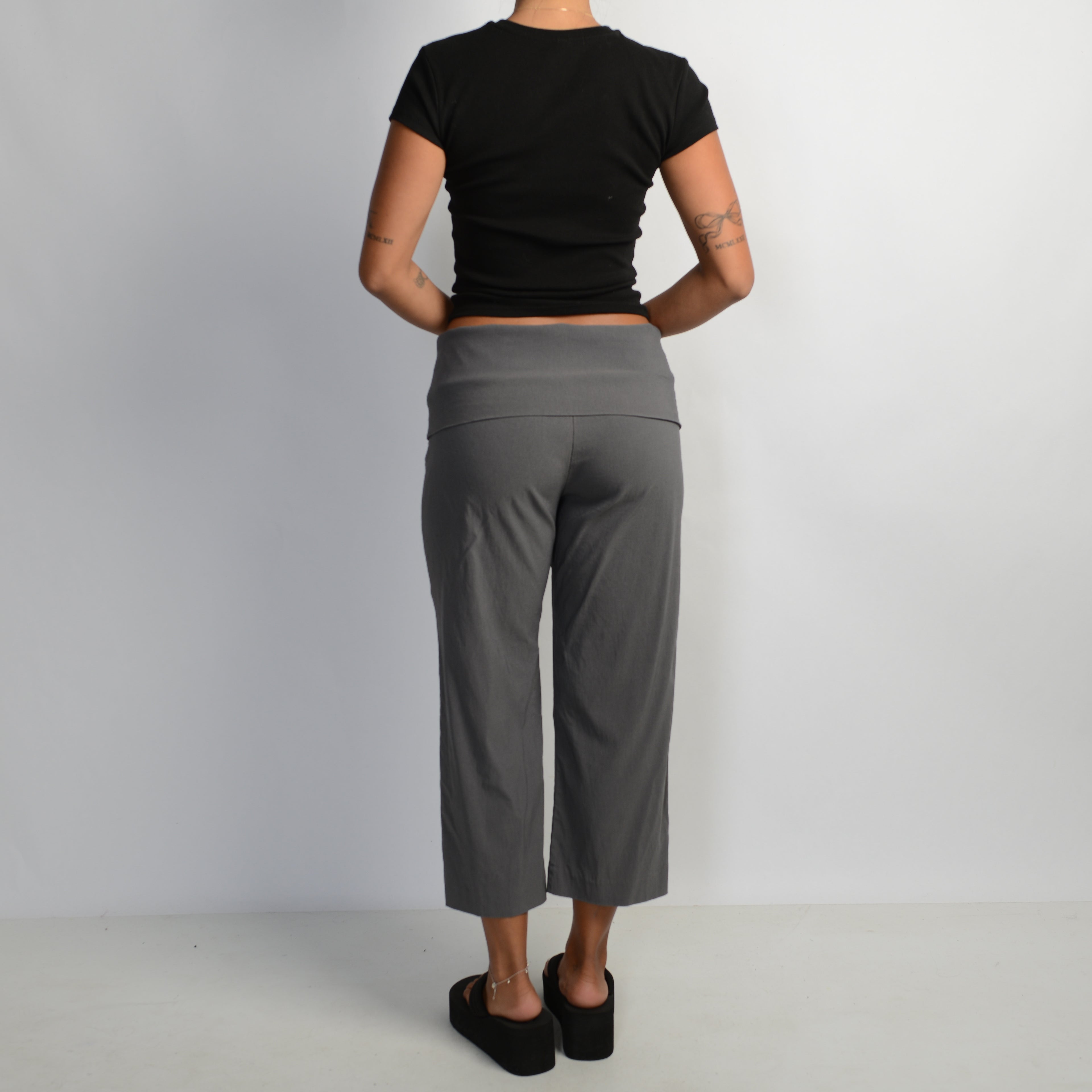 GREY FOLD OVER CAPRI PANTS