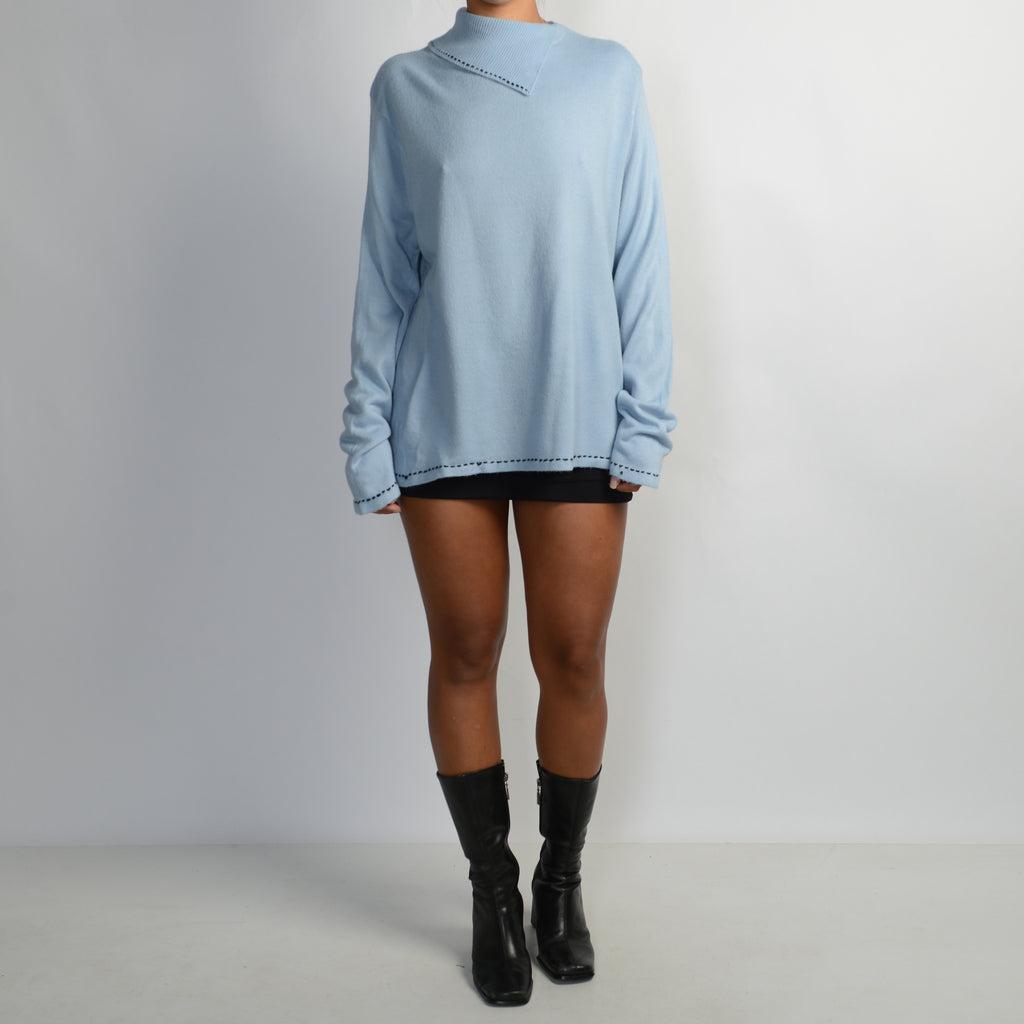 BLUE CONTRAST STITCH TOP