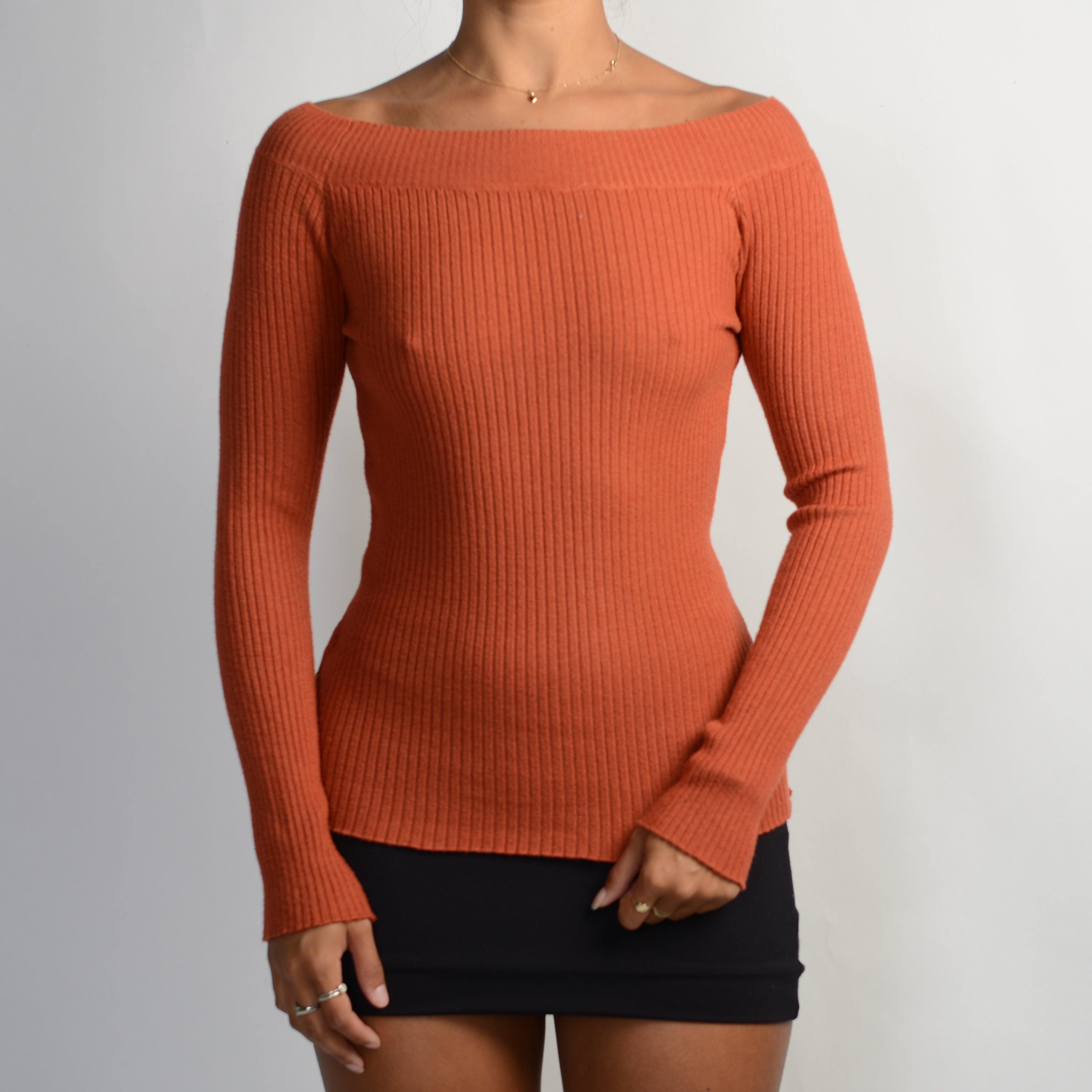 ORANGE RIB KNIT TOP