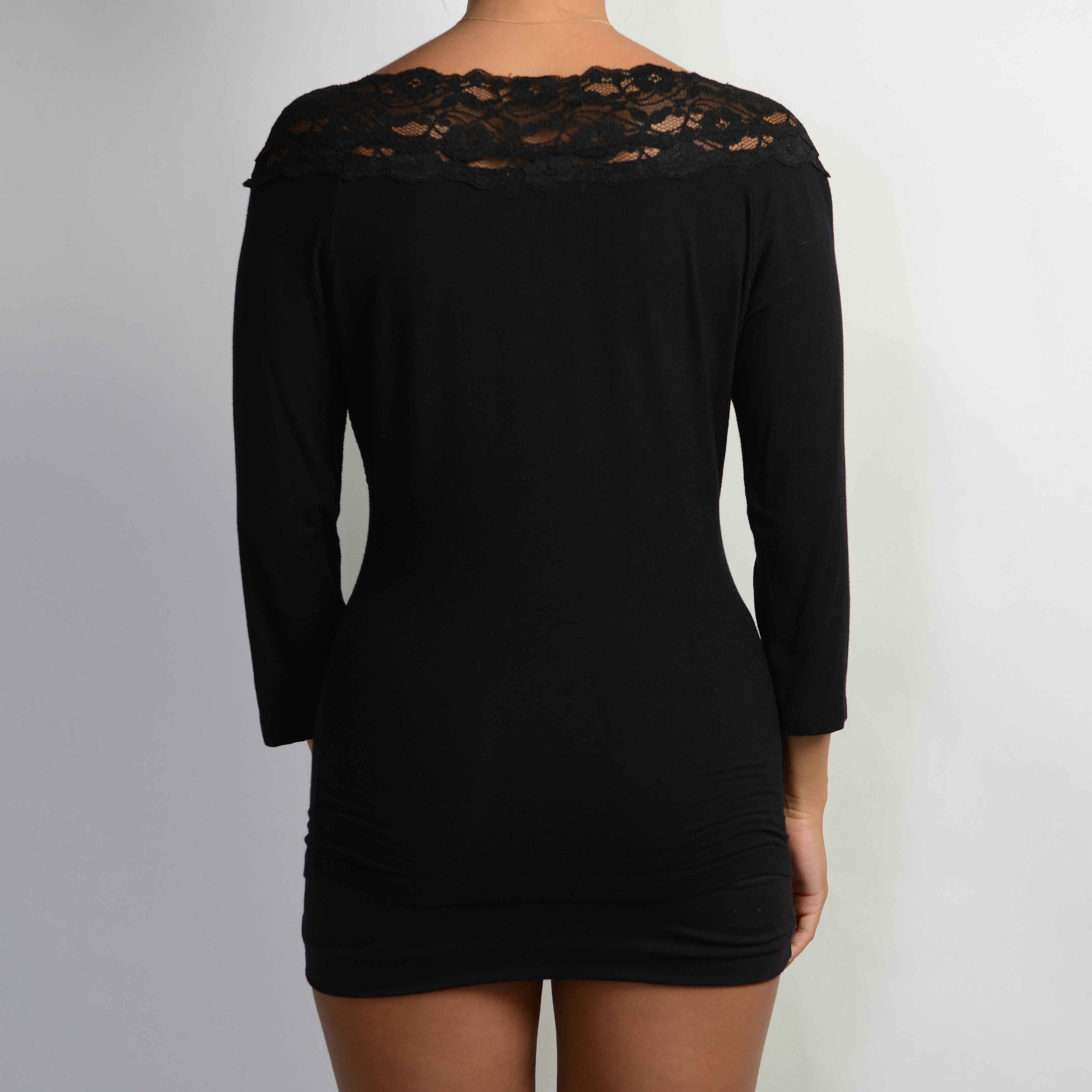 BLACK LACE TRIM TOP