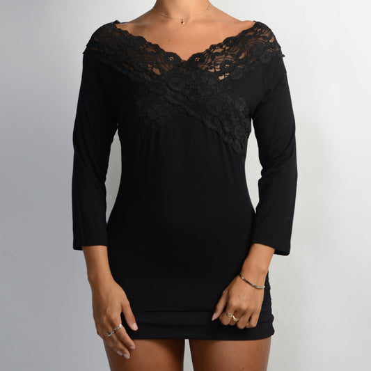 BLACK LACE TRIM TOP