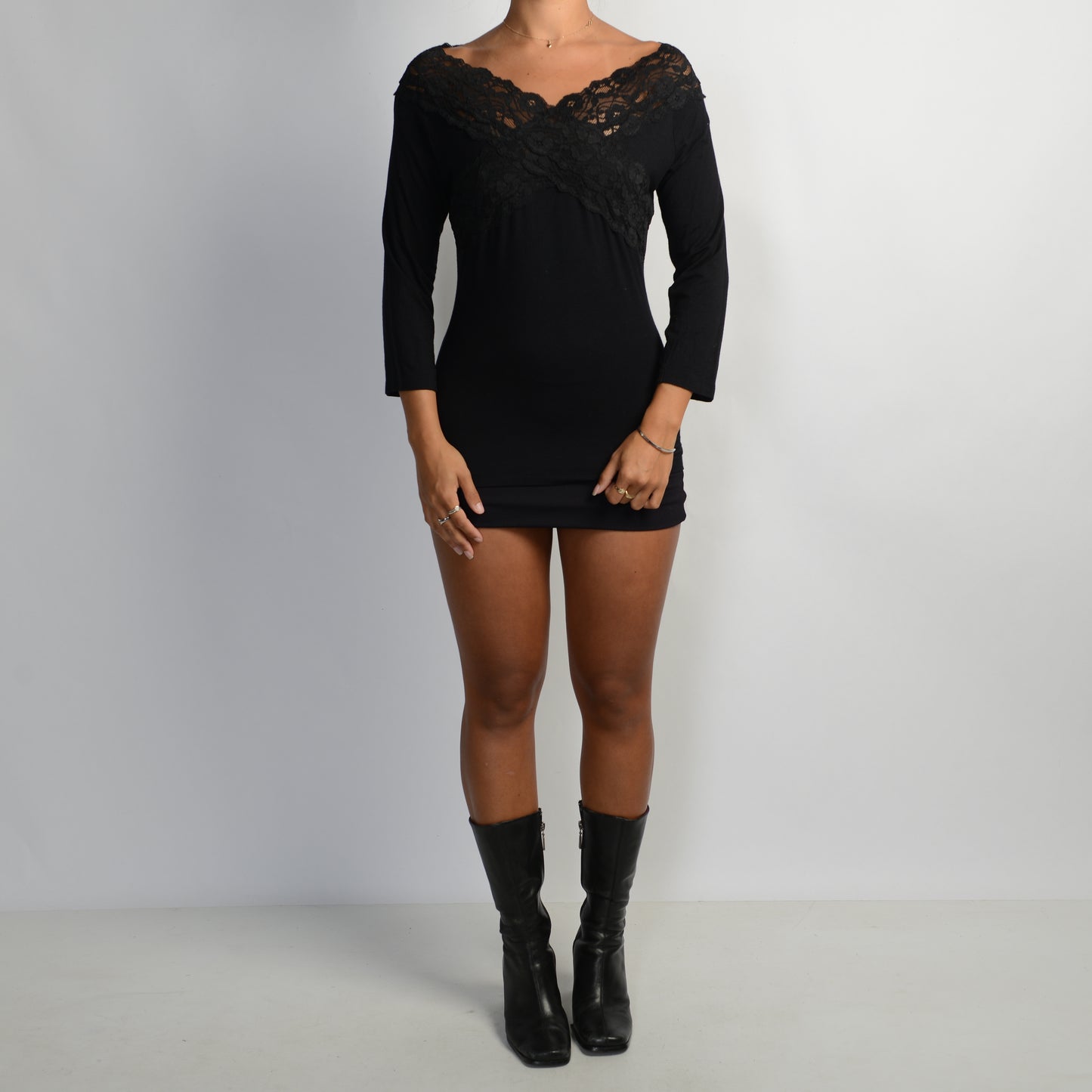 BLACK LACE TRIM TOP
