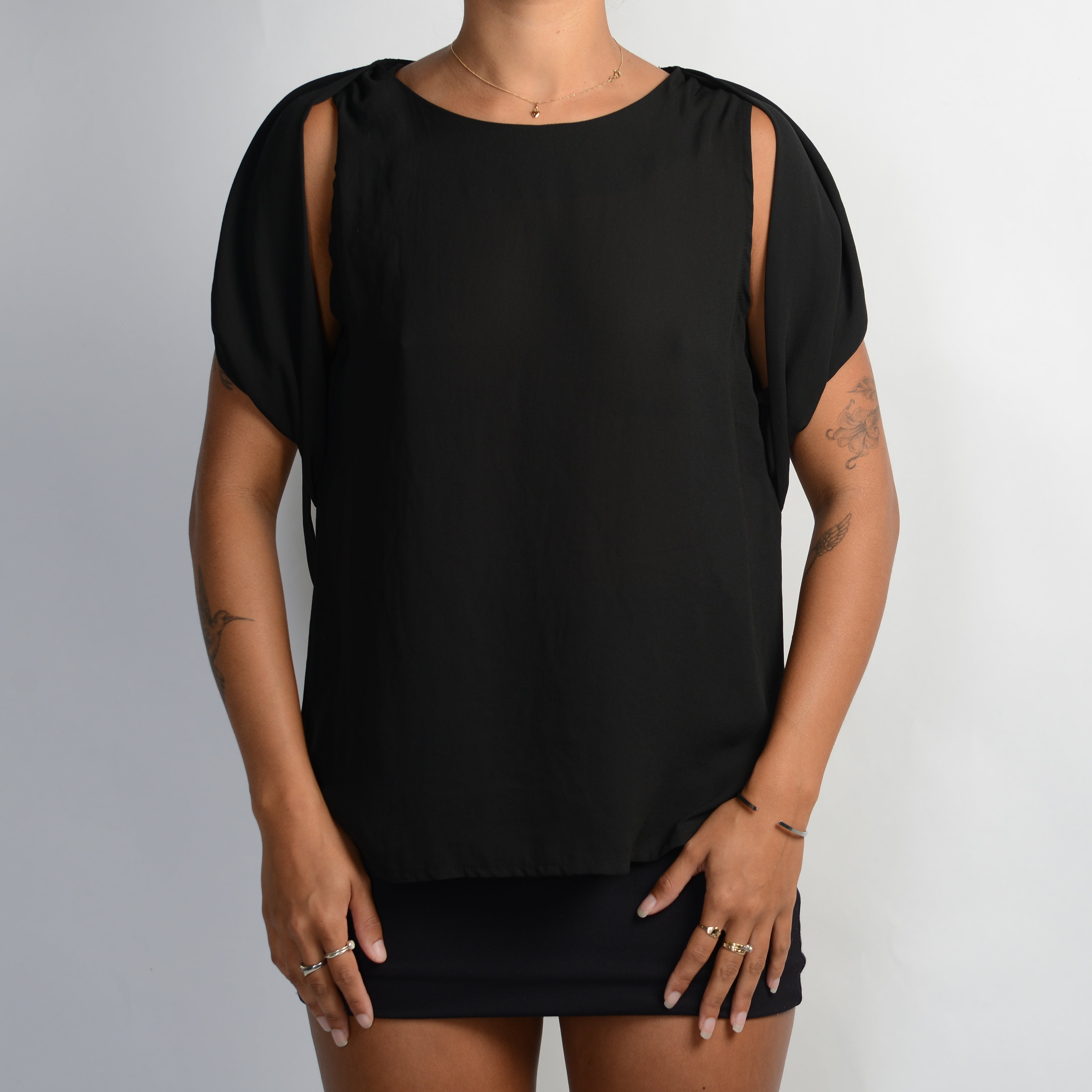 BLACK COLD SHOULDER TOP
