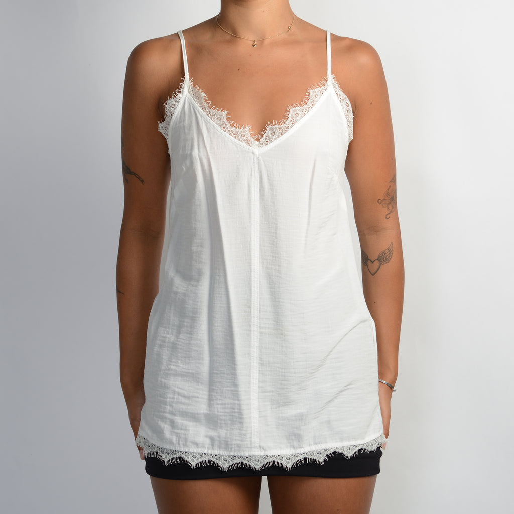 WHITE LACE TRIM TOP