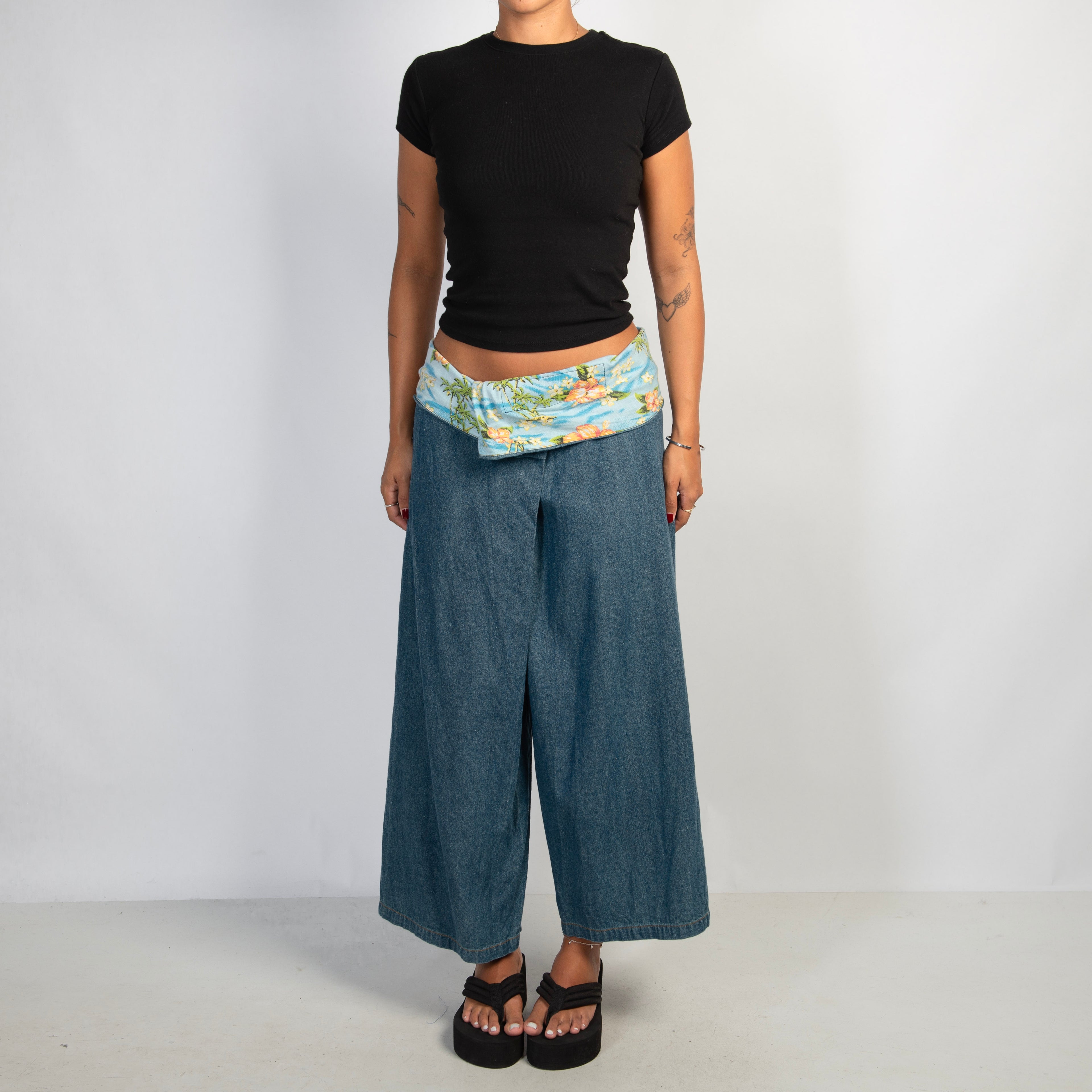 LOOSE FIT FOLD OVER JEANS