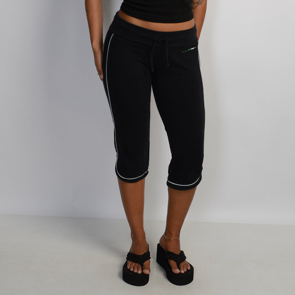 BLACK CAPRI LOUNGE PANTS