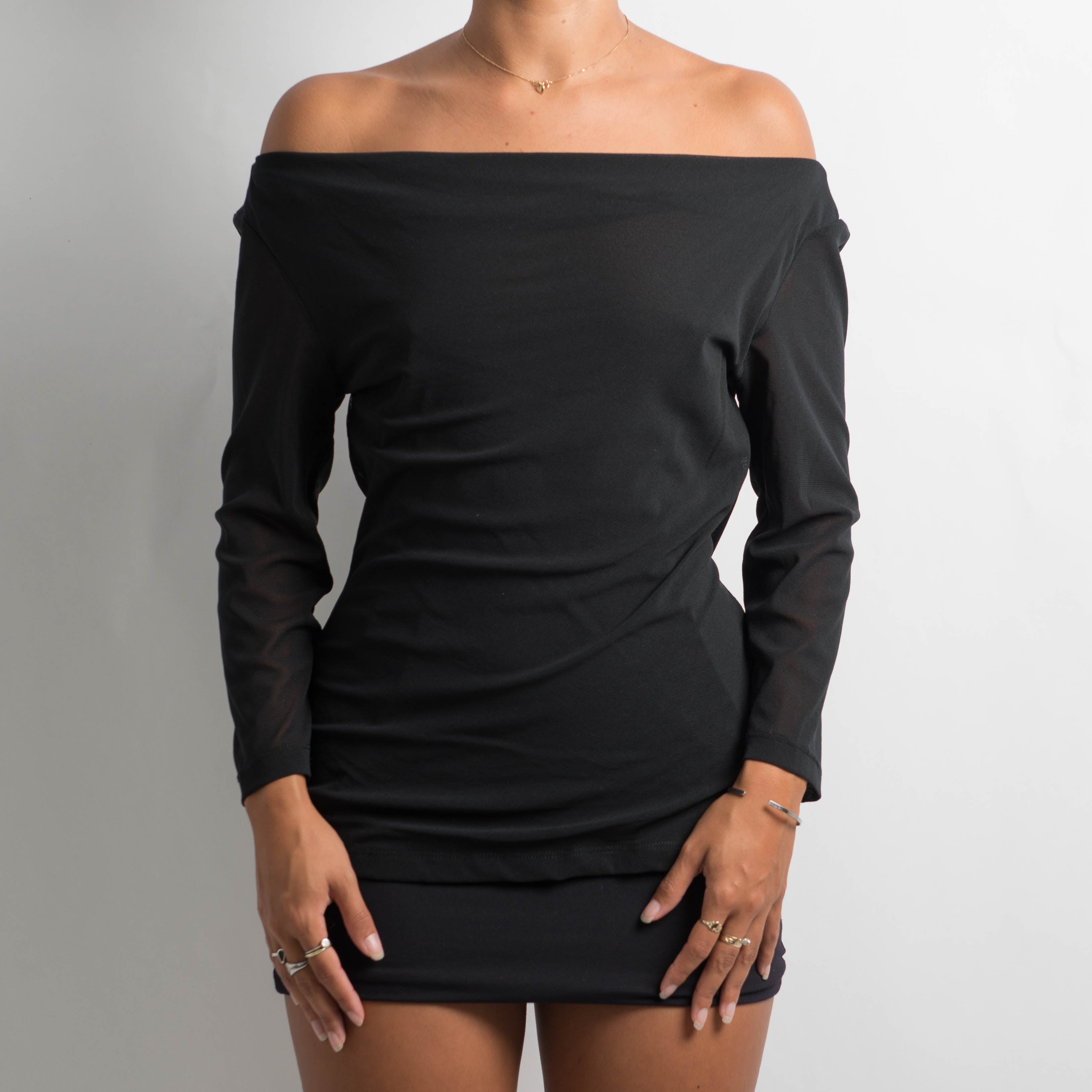 SHEER MESH LONG SLEEVE TOP