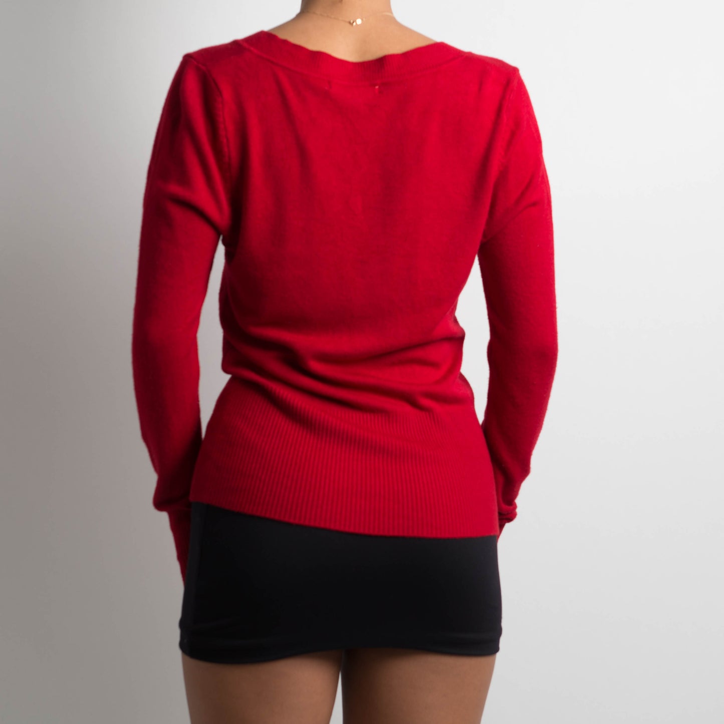 RED KNIT V NECK LONG SLEEVE