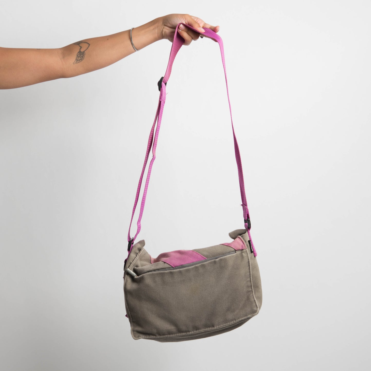 FADED MESSENGER SATCHEL BAG