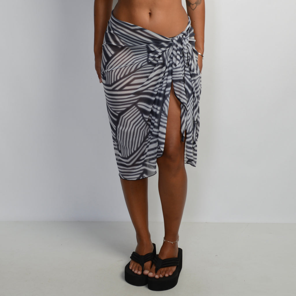 GREY PATTERN MESH SARONG