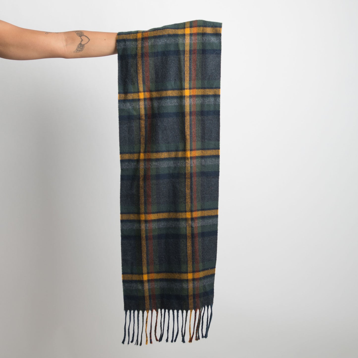 PLAID FRINGE SCARF