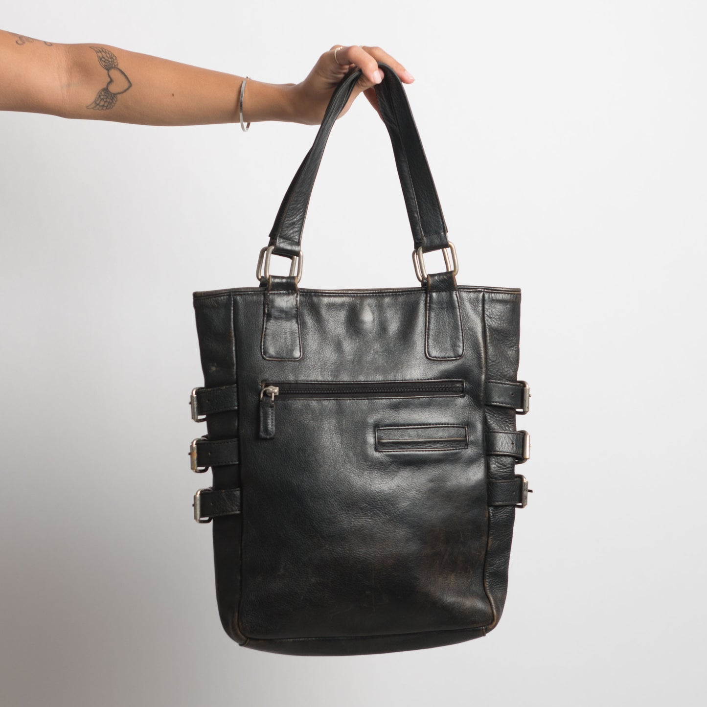 AGED LEATHER BUCKLE BAG