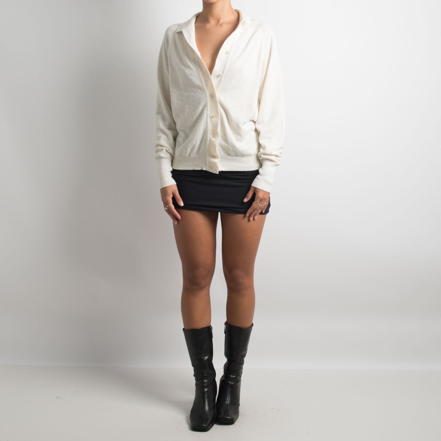 CREAM COLLARED CARDIGAN