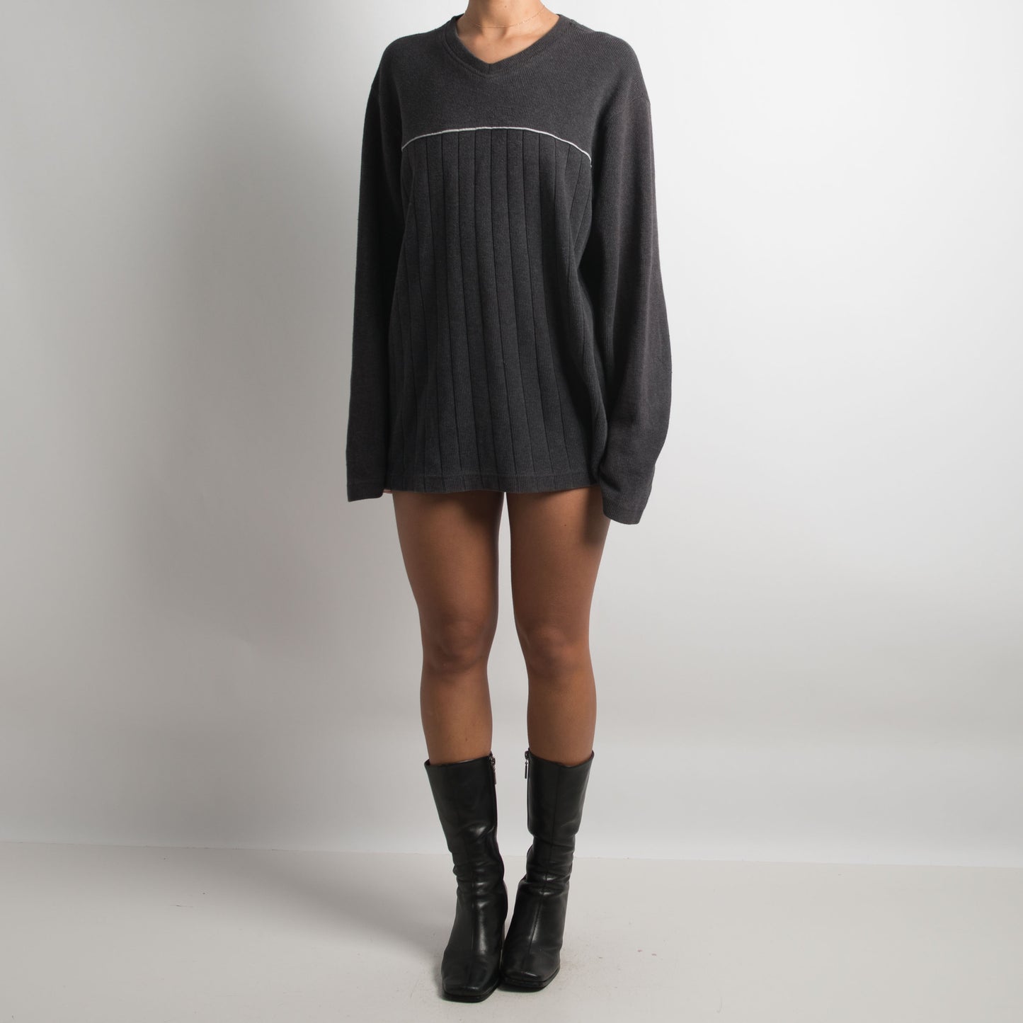 CHARCOAL SKATER STYLE KNIT