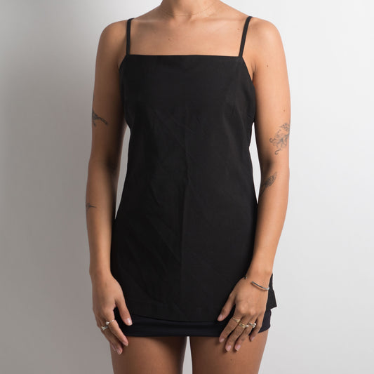 BLACK LONGLINE CAMISOLE